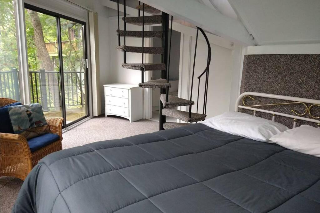 Unit 12 - Treetop 2 Bedroom Villa