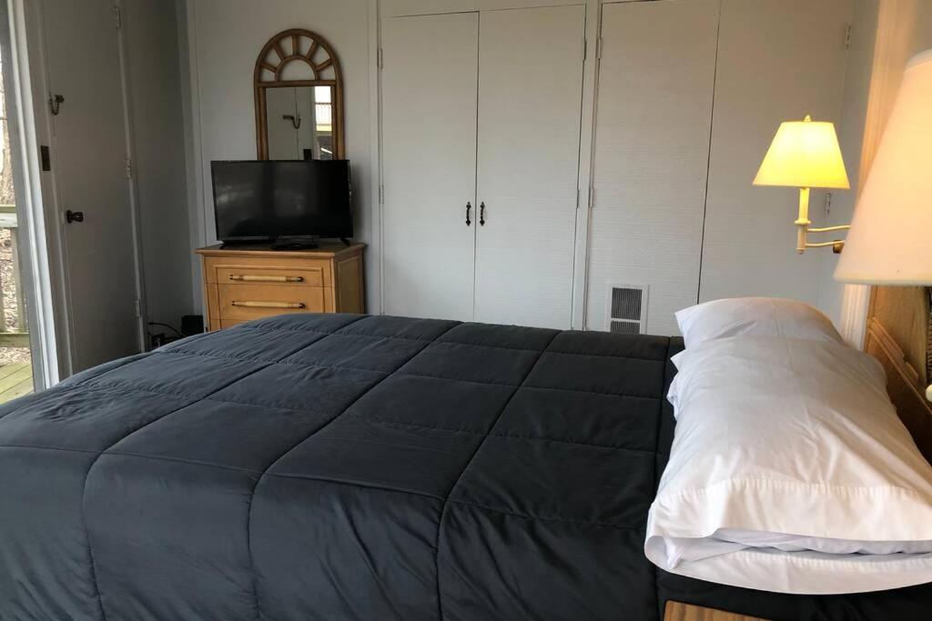 Unit 23 - Treetop 2 Bedroom Villa view 4