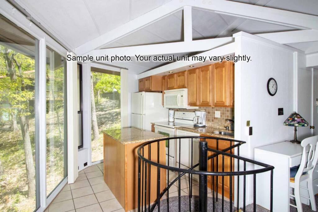 Unit 29 - Treetop 2 Bedroom Villa view 4