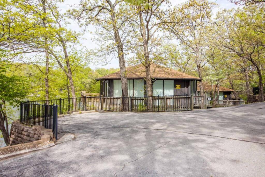 Unit 30 - Treetop 2 Bedroom Villa view 4