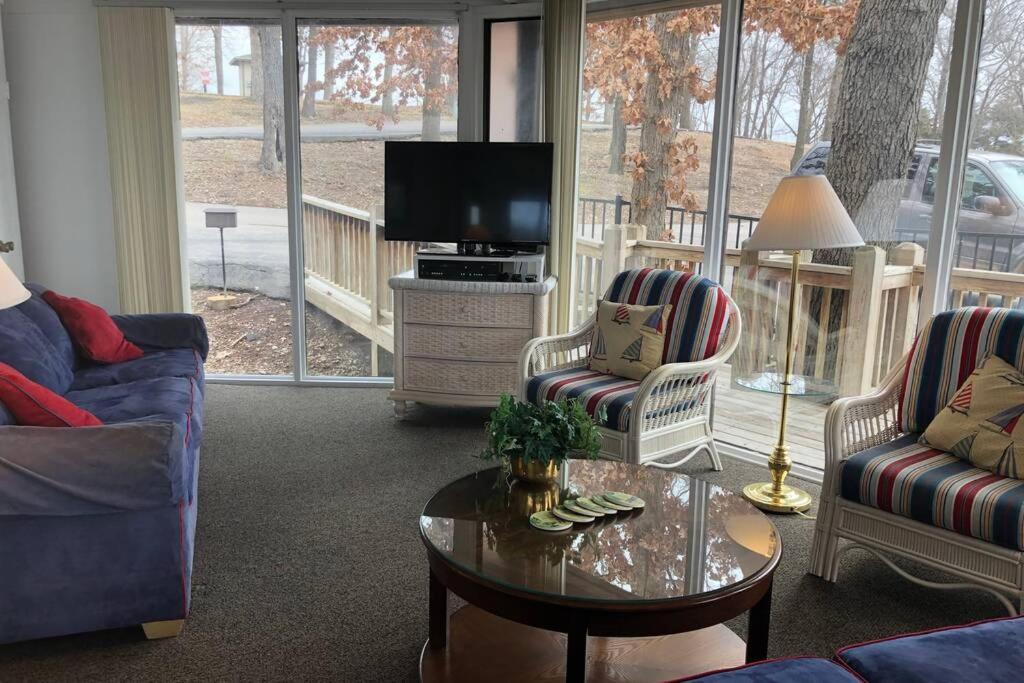 Unit 30 - Treetop 2 Bedroom Villa view 5