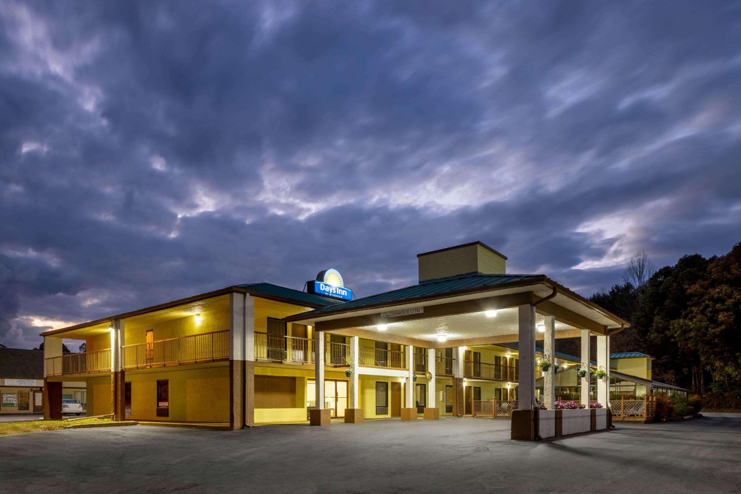 Days Inn by Wyndham Murphy view 2