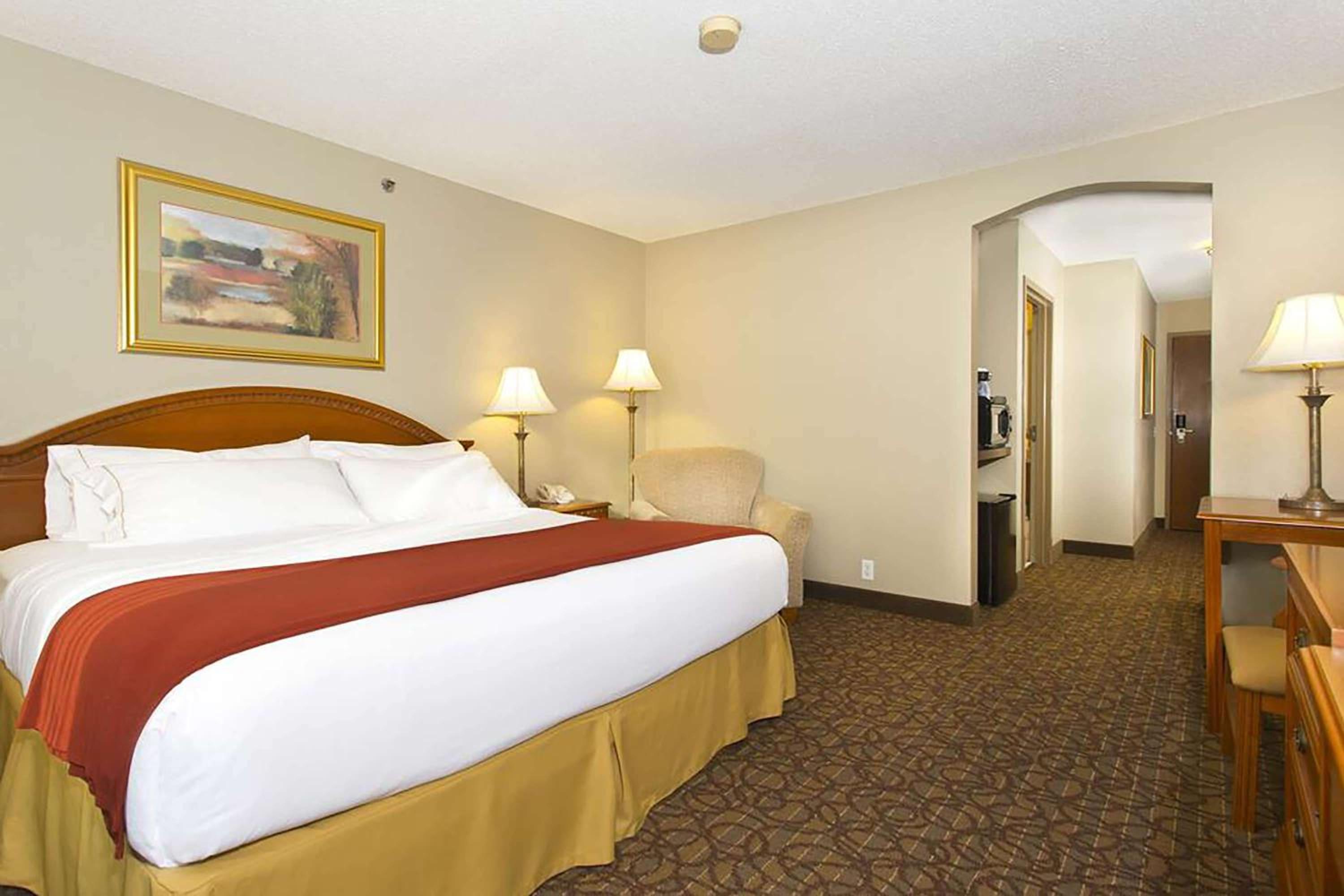 Spark by Hilton La Crosse Onalaska view 3