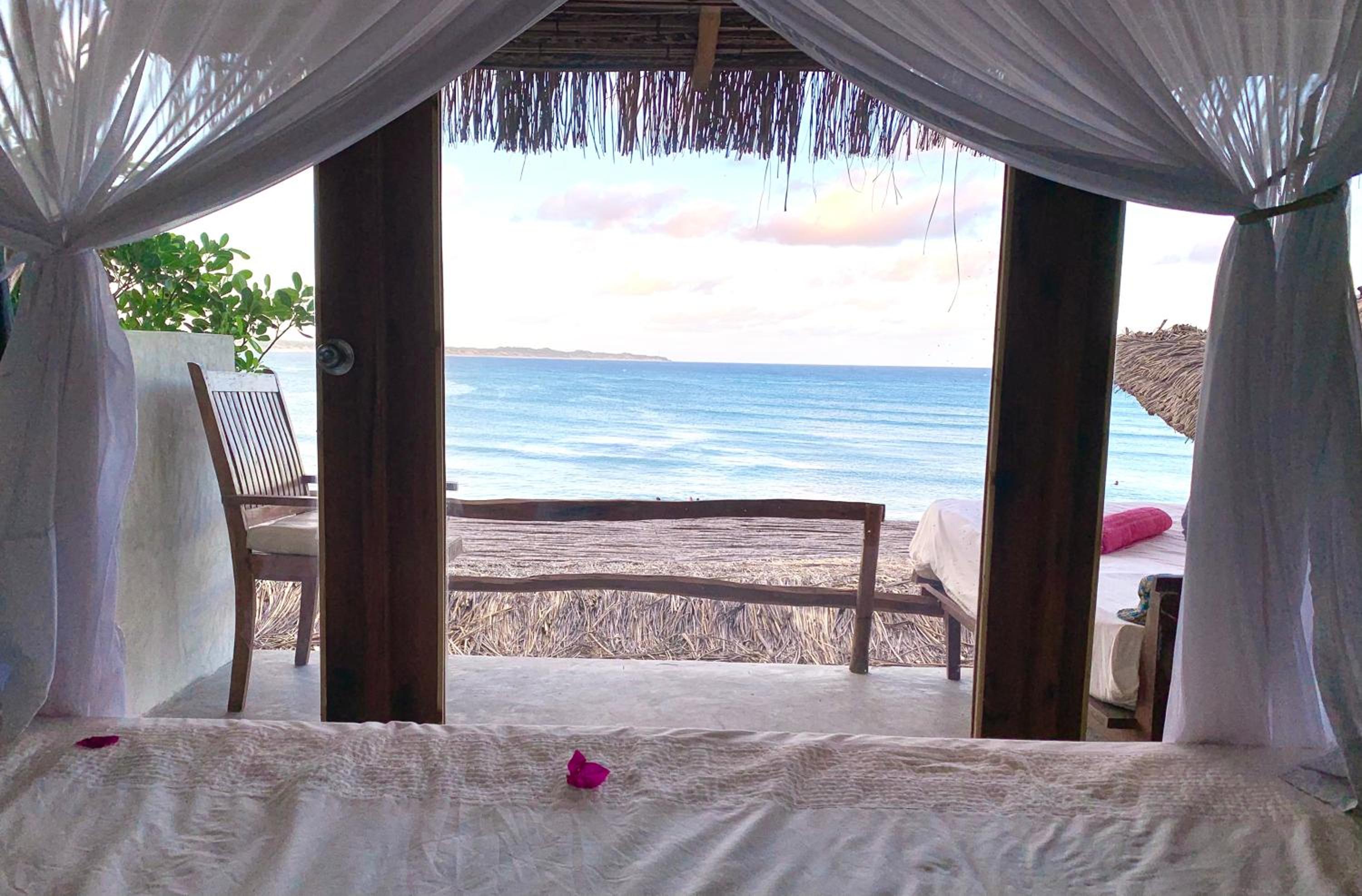 Casa na Praia Tofo- beach front hotel