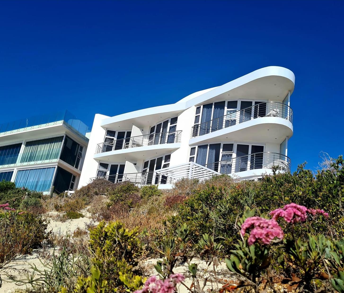 Crystal Lagoon Lodge