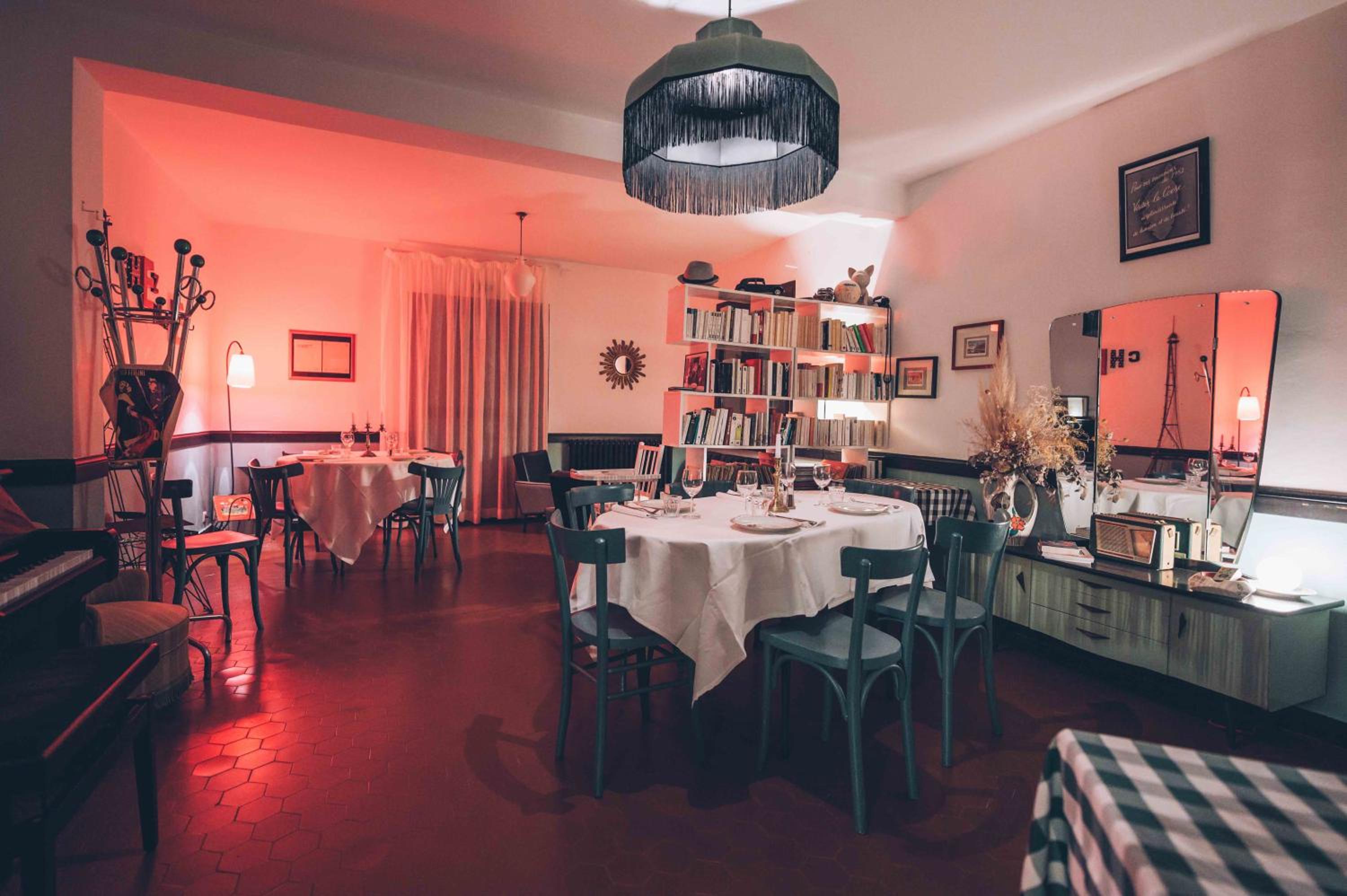 restaurant