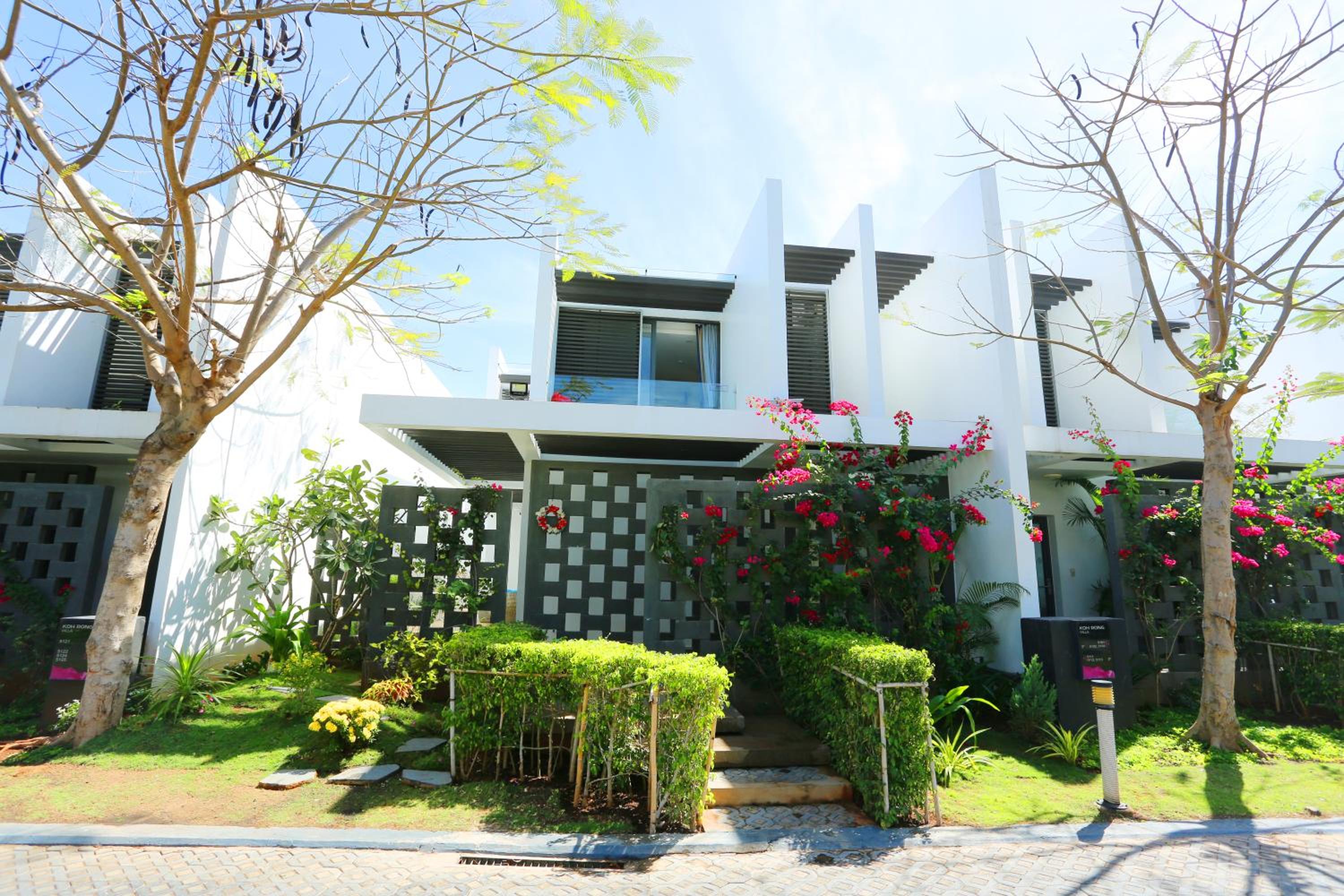 Oceanami Resort - main view