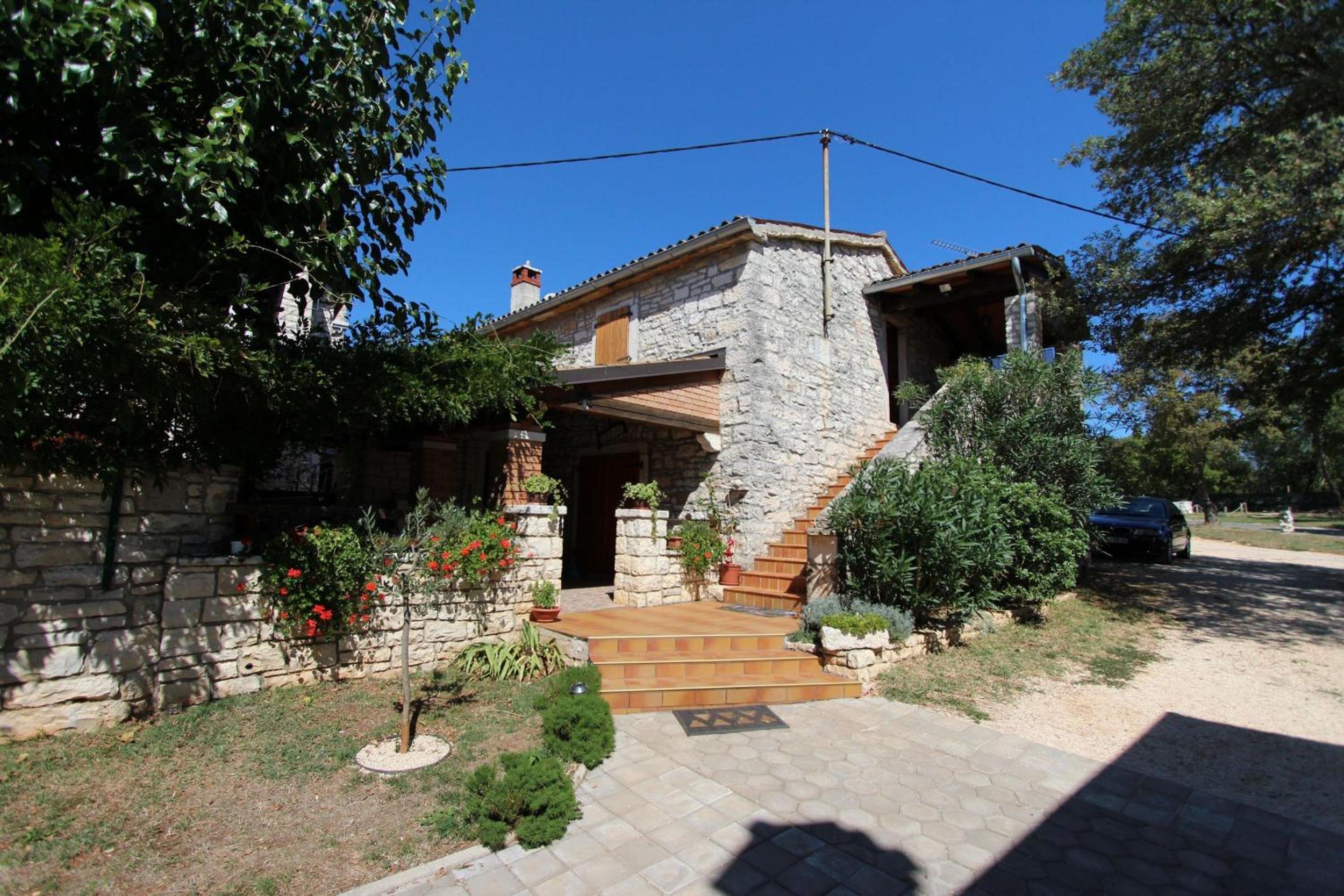 Apartments Bertetić