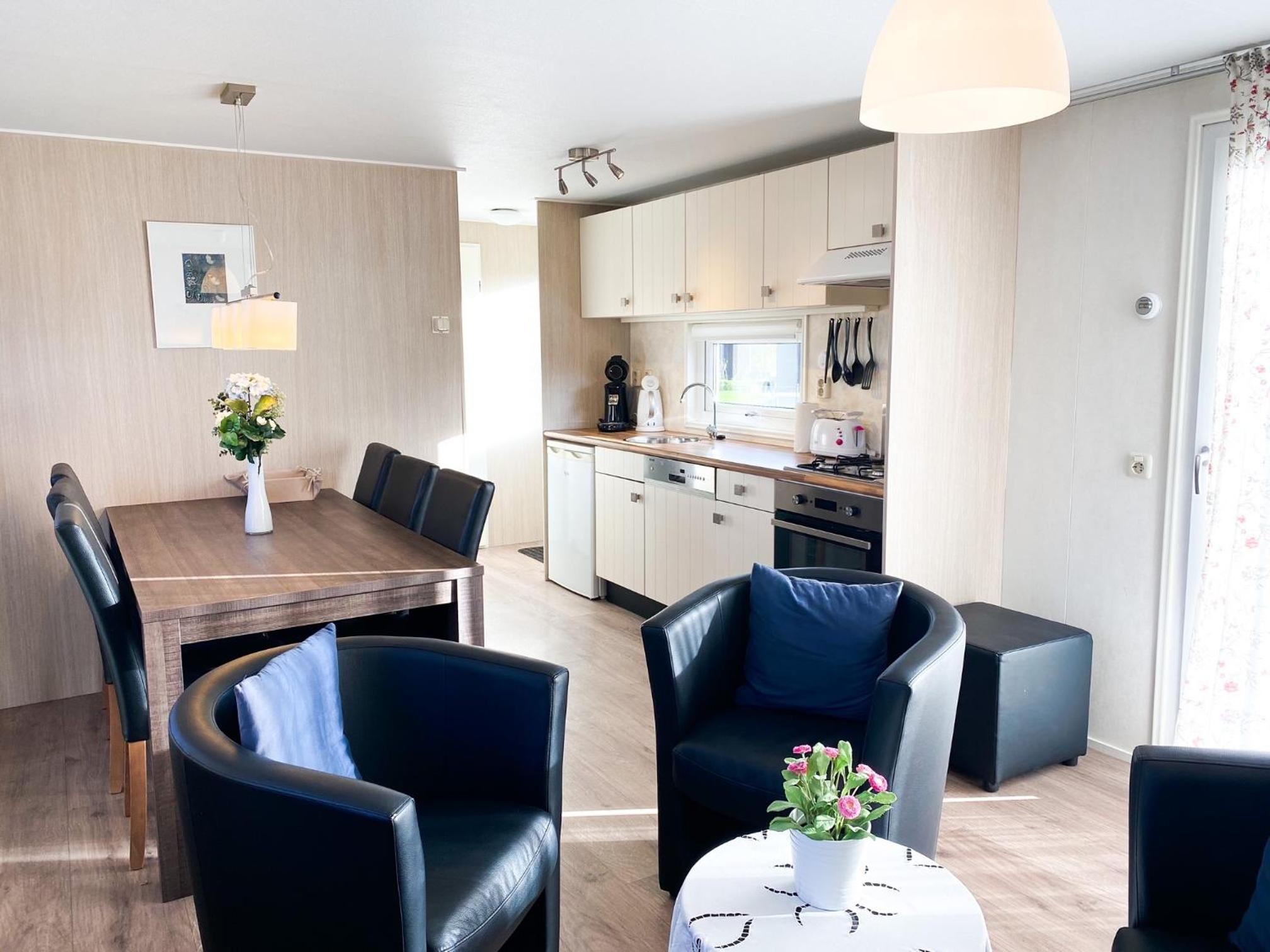 Kindvriendelijk Chalet voor 6 personen SE05 view 4