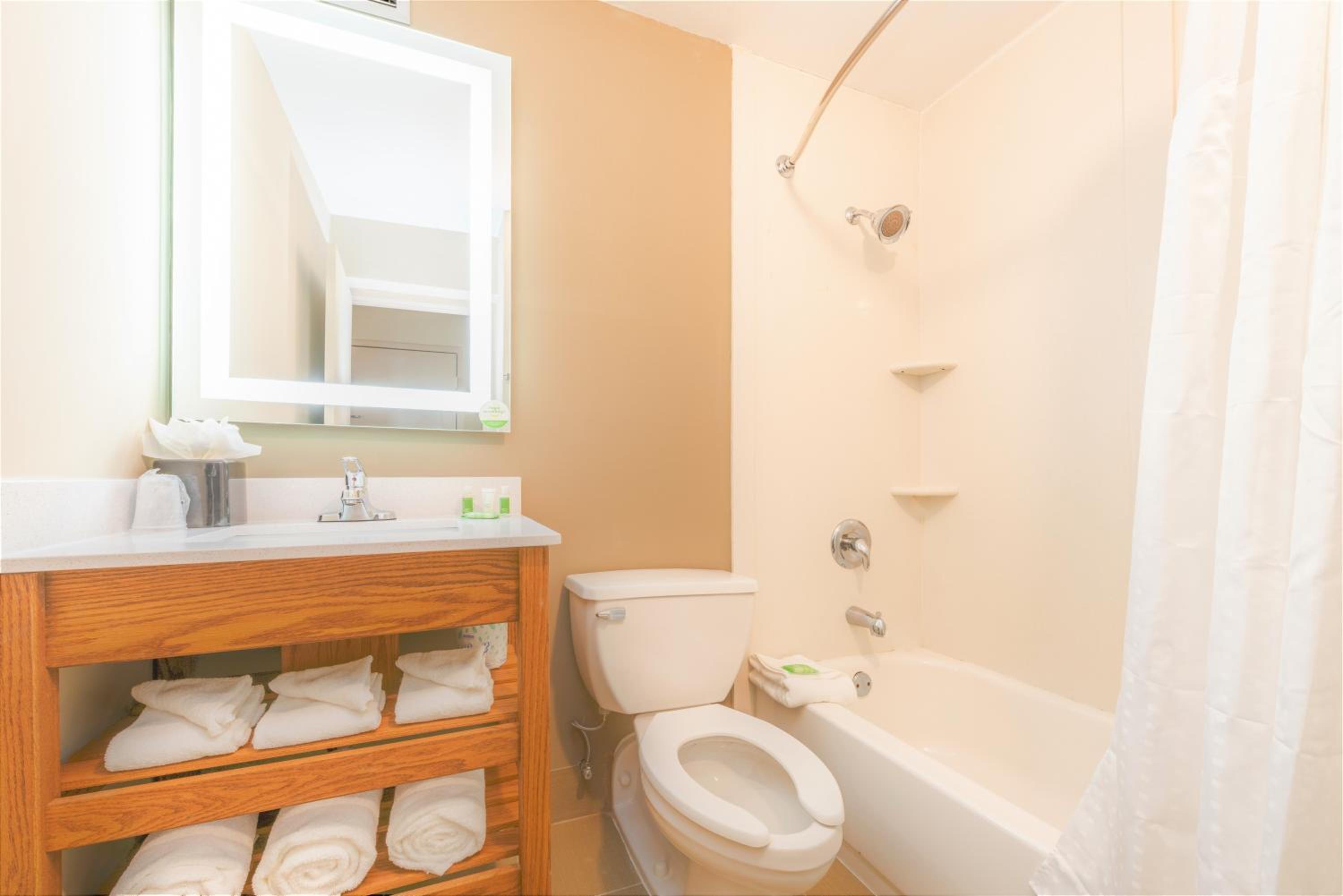 Doubletree By Hilton Greensboro Airport