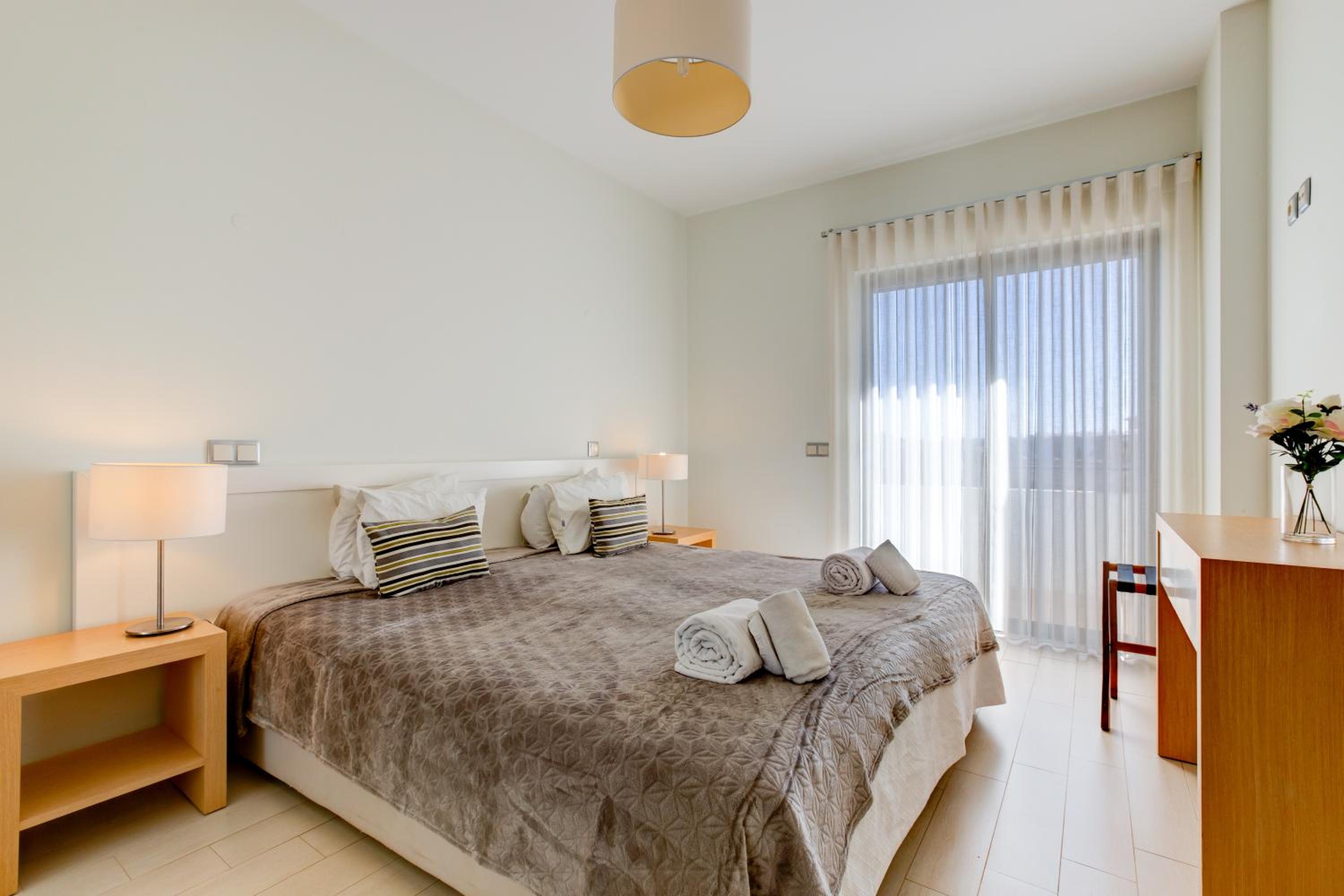 One Bedroom Apartment in Albur Village 1R view 4