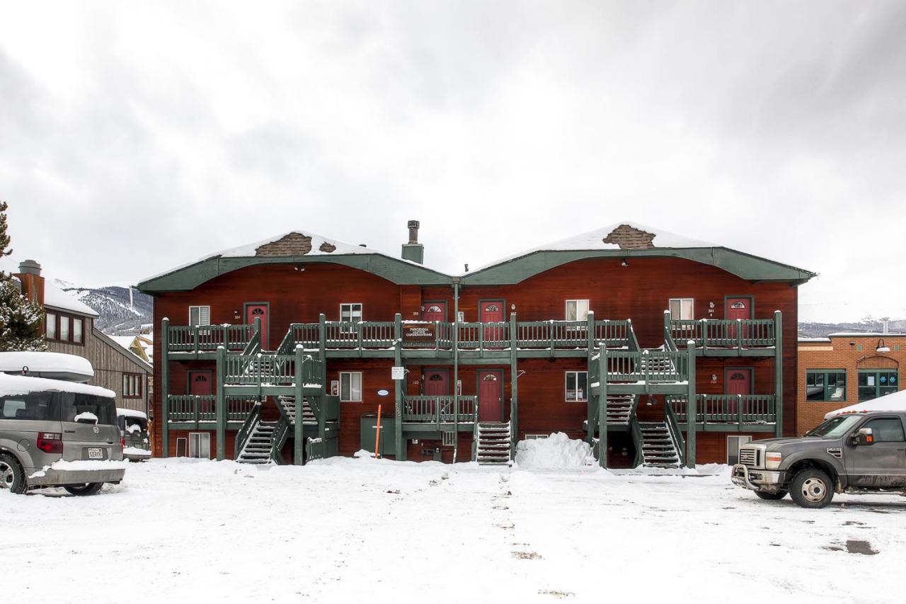 Panorama Alpine Condo: Hip Downtown Location view 2