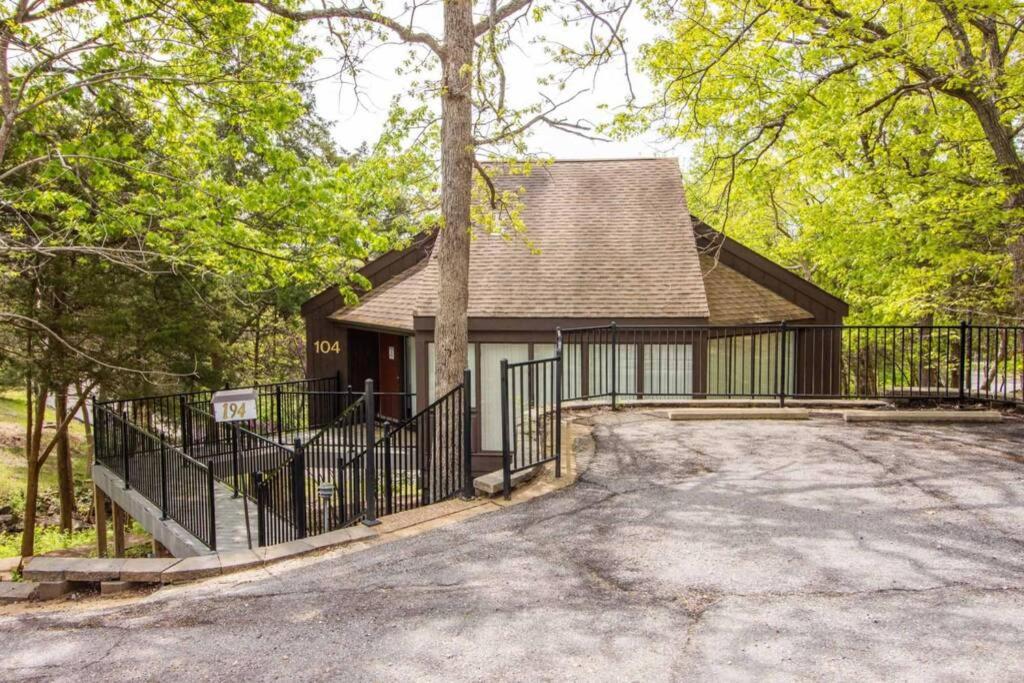 Unit 104 - Treeloft 3 Bedroom Villa view 2