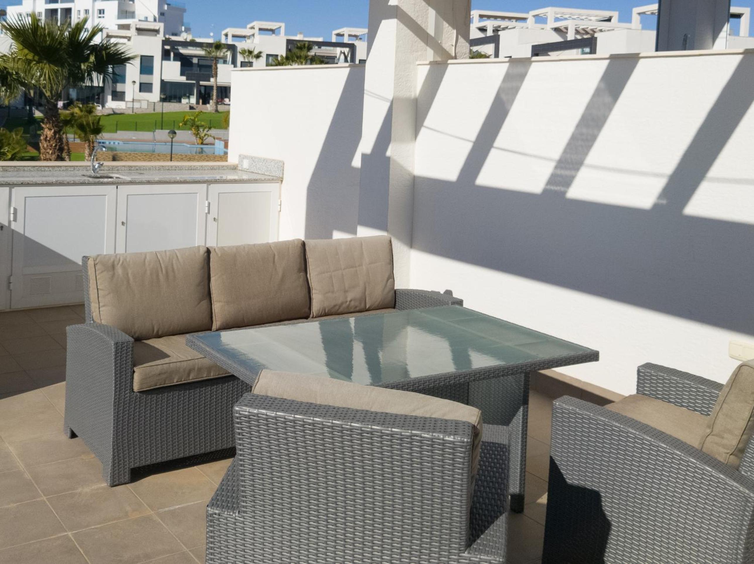 Oasis Beach 8 Top floor apartment in Torrevieja Punta Prima view 4