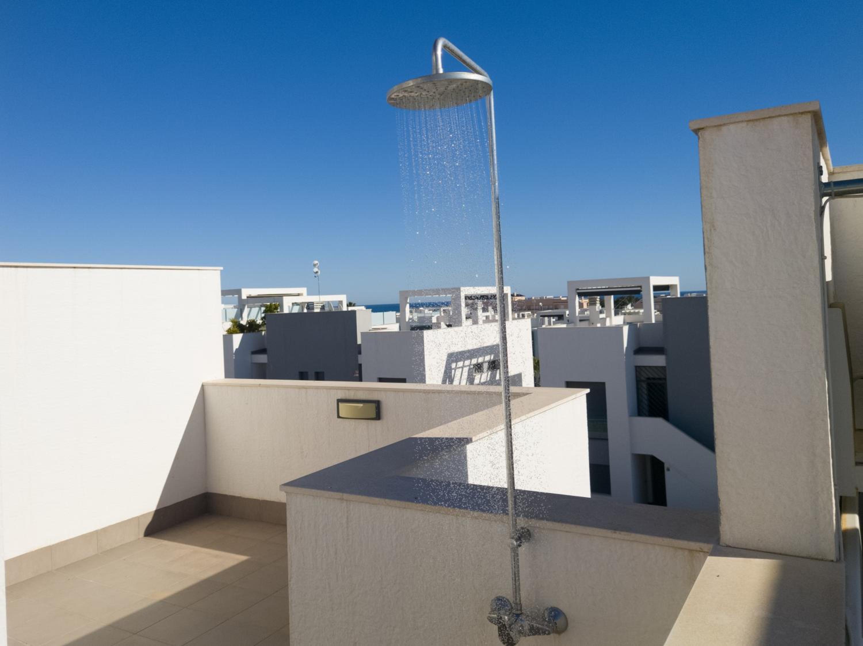 Oasis Beach 8 Top floor apartment in Torrevieja Punta Prima view 5