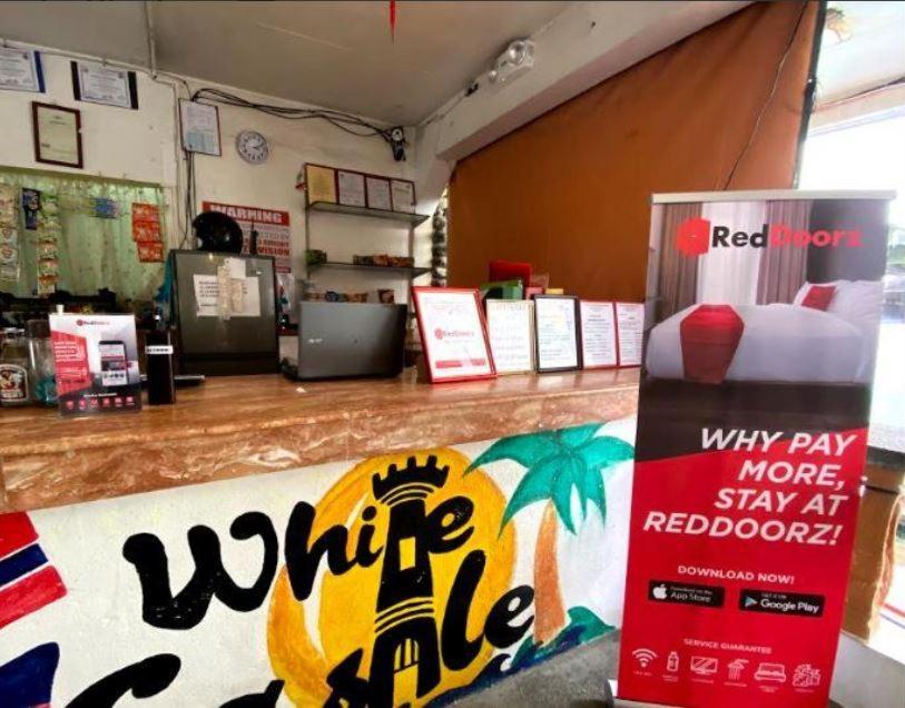 RedDoorz @ White Castle Beach Resort Iba Zambales view 2