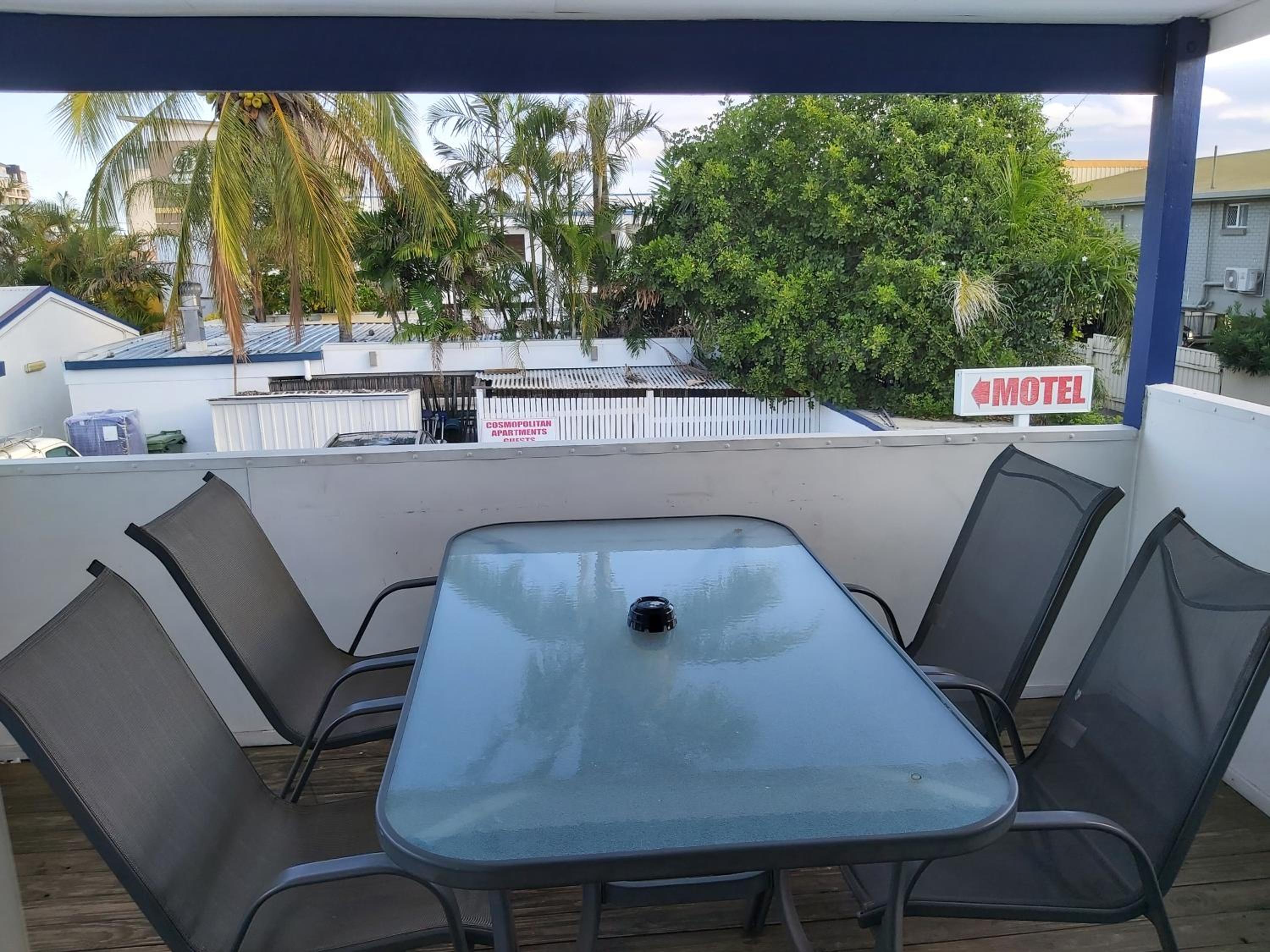 Cosmopolitan Motel & Serviced Apartments