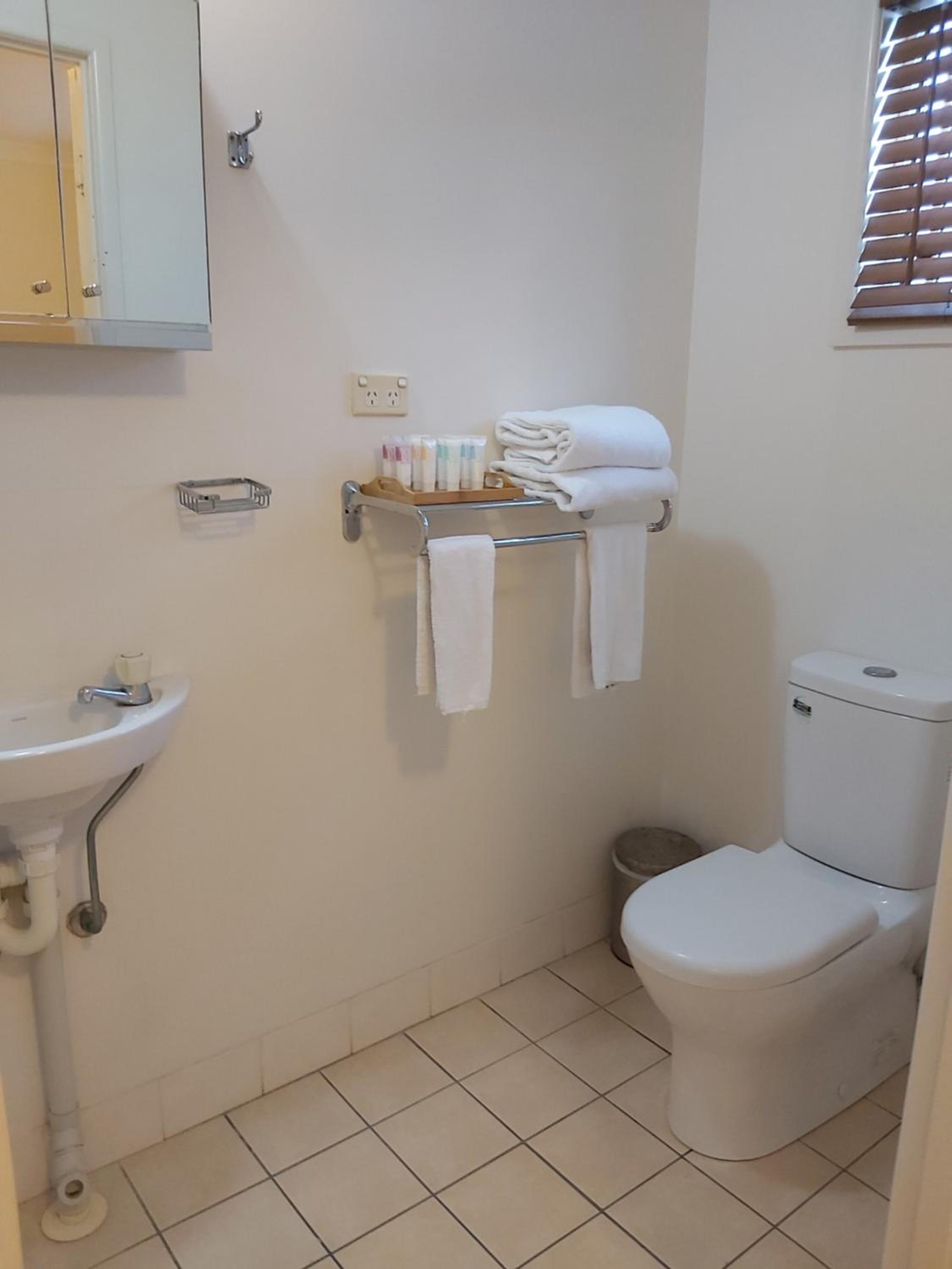 Cosmopolitan Motel & Serviced Apartments