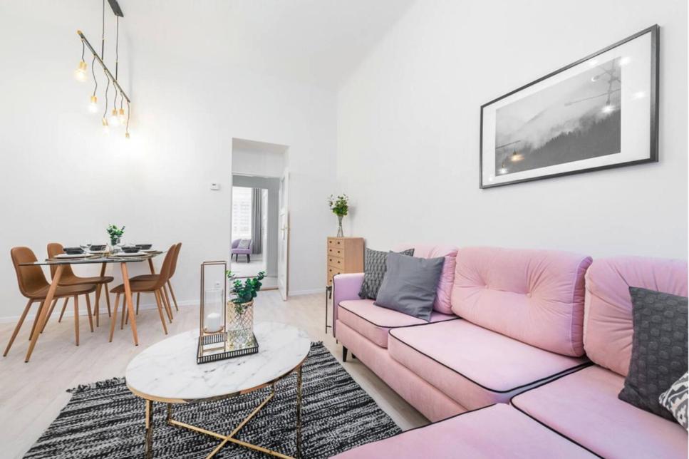 APTs in OLD TOWN PRAGUE by Michal&Friends