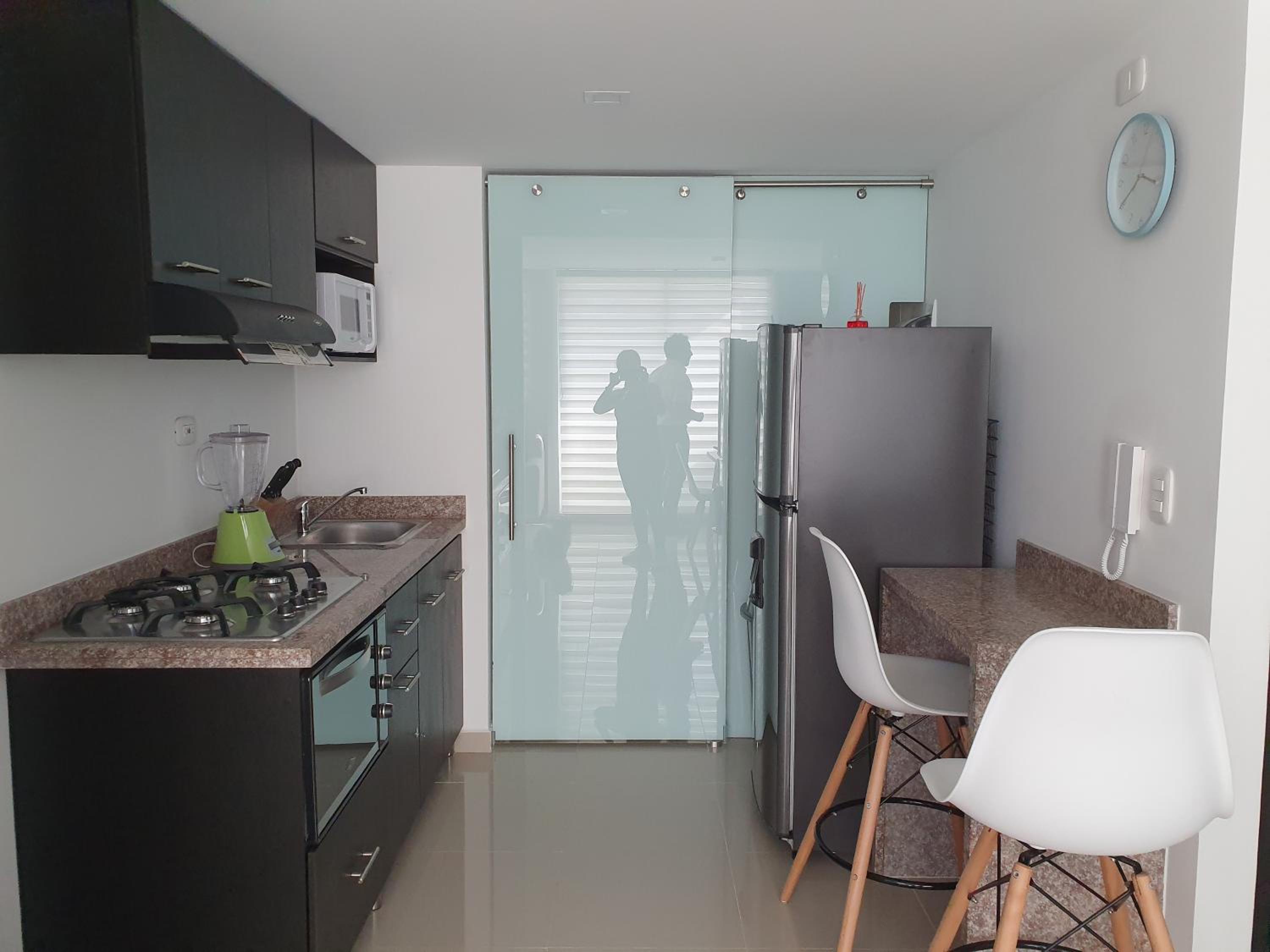 Lindo Apartamento Completo, en una muy buena zona view 3