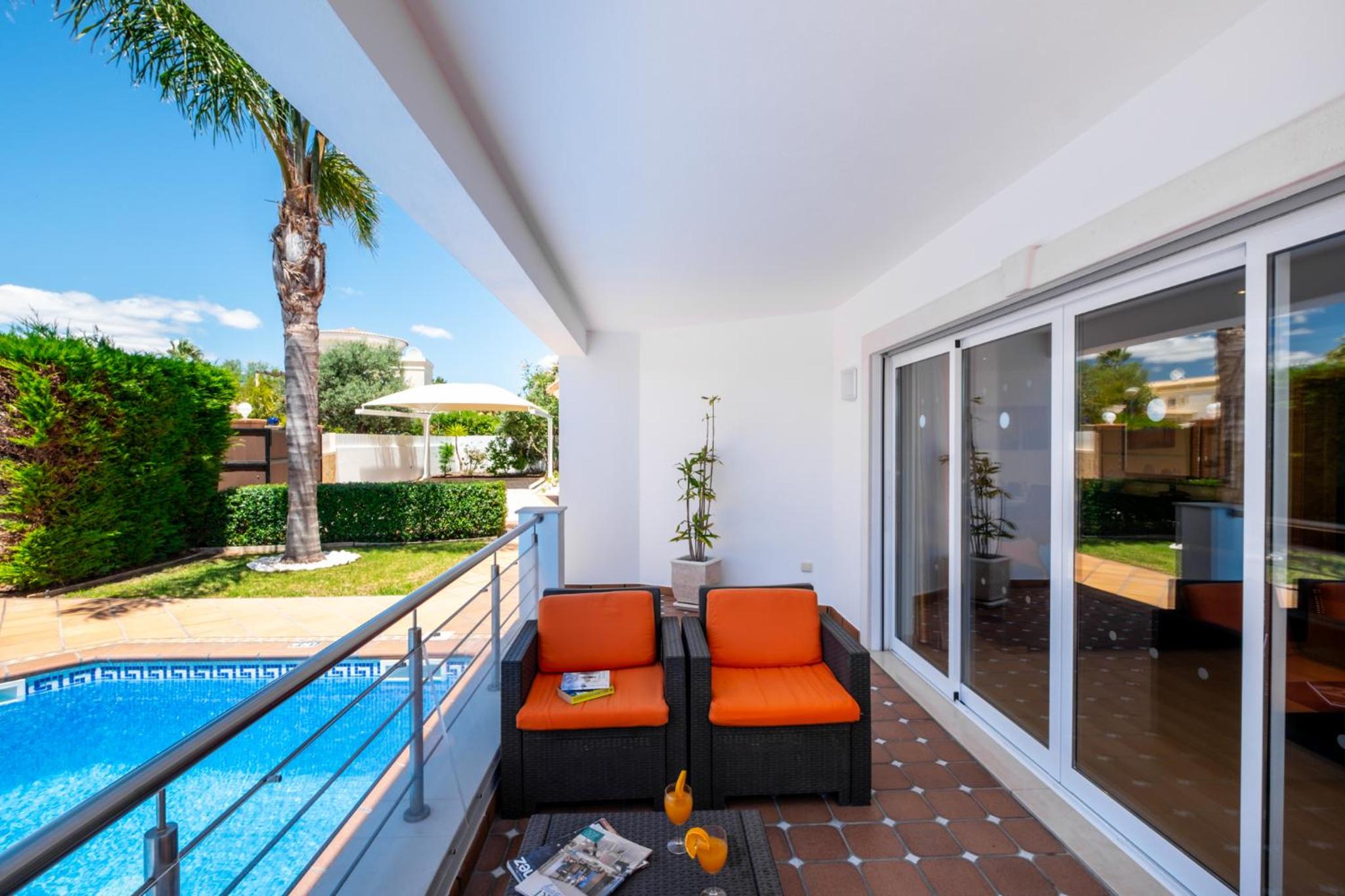 Villa Laguna - Moradia relaxante com piscina aquecível e BBQ - Albufeira