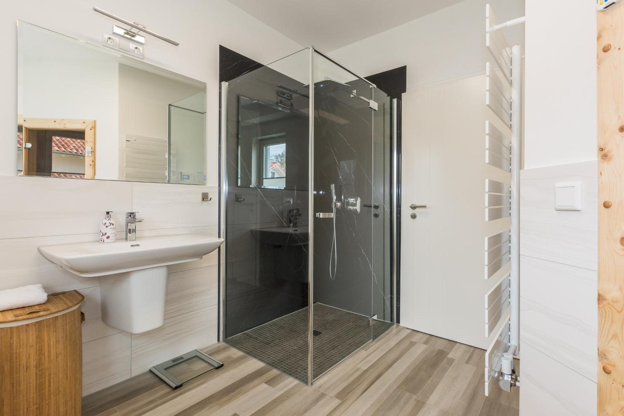 Luxus-See-Domizil mit Sauna, Kamin und Boot-130 qm für 6 Personen