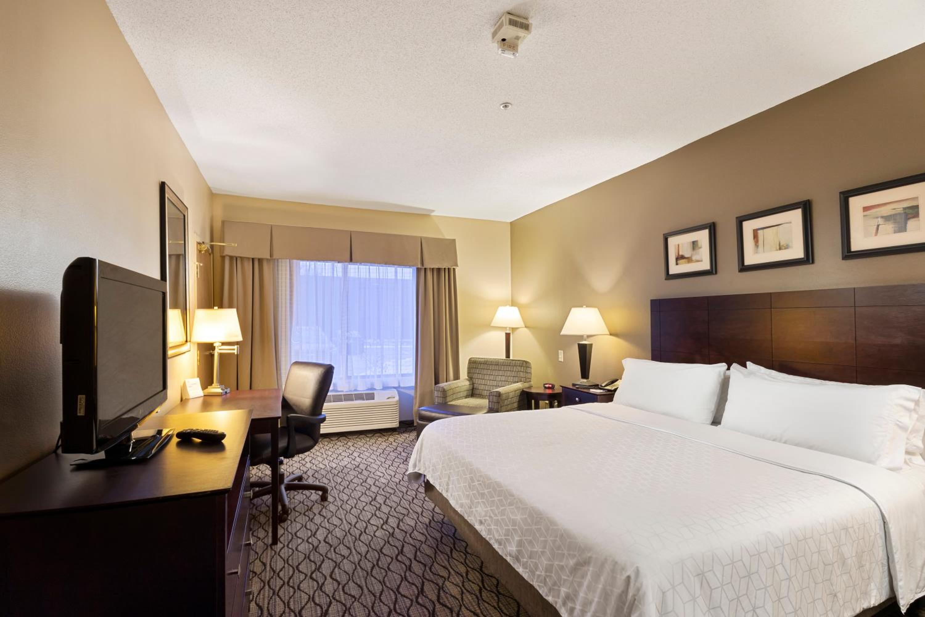 Bloomington Vacations - Holiday Inn Express Bloomington West, an IHG Hotel - Property Image 23