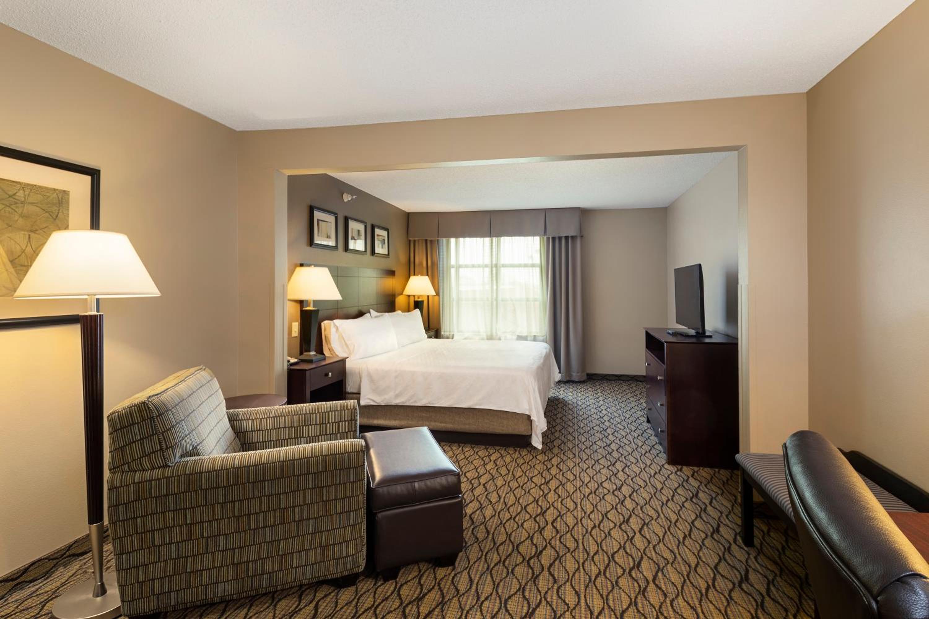 Bloomington Vacations - Holiday Inn Express Bloomington West, an IHG Hotel - Property Image 19