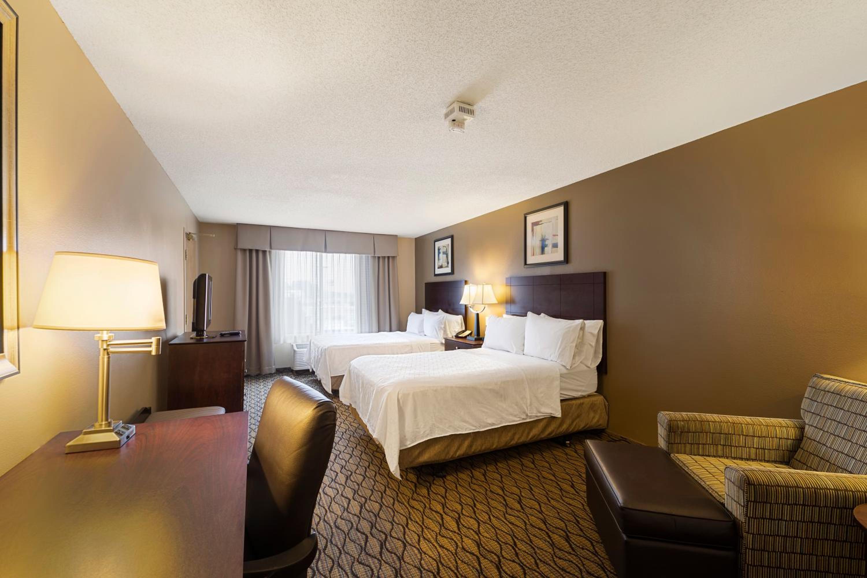 Bloomington Vacations - Holiday Inn Express Bloomington West, an IHG Hotel - Property Image 15
