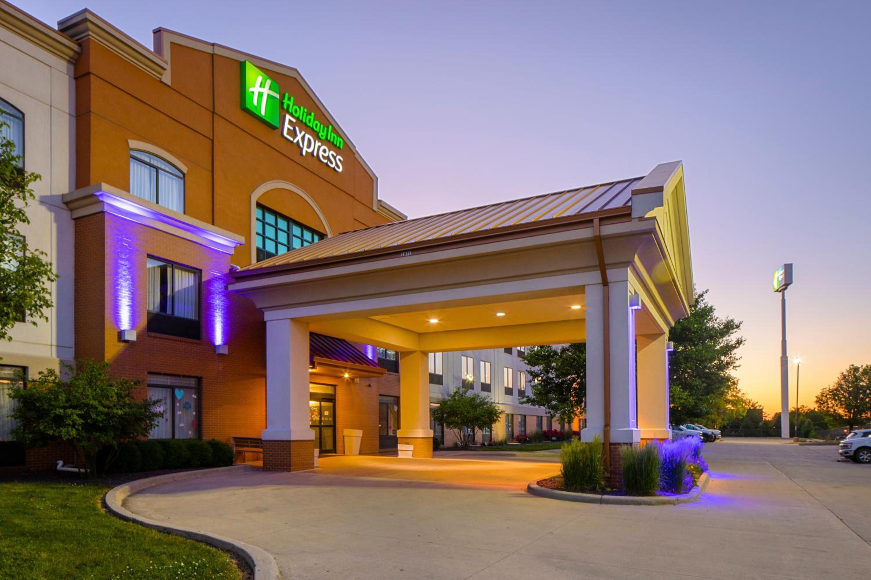 Bloomington Vacations - Holiday Inn Express Bloomington West, an IHG Hotel - Property Image 1