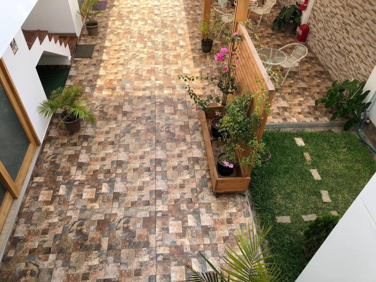 Photo 10