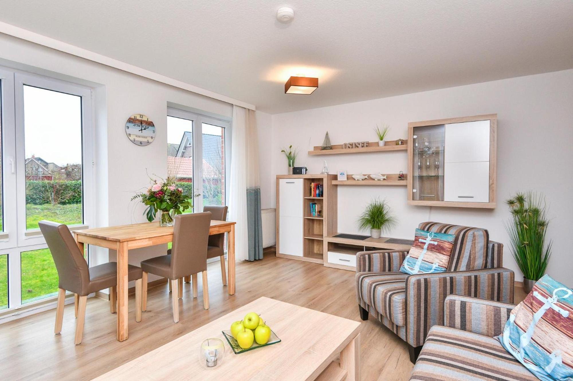 Lindenbuschen 2 Wohnung 2 en Kellenhusen — hotel room