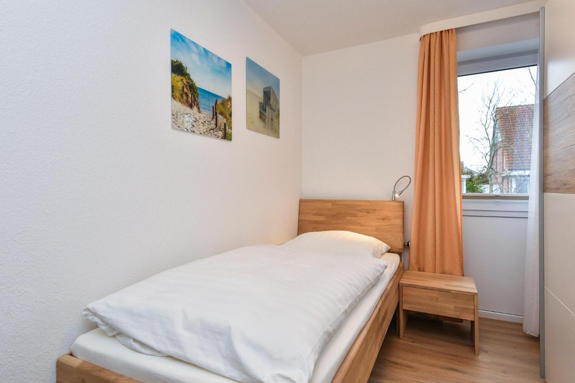 Lindenbuschen 2 Wohnung 2 en Kellenhusen — hotel room