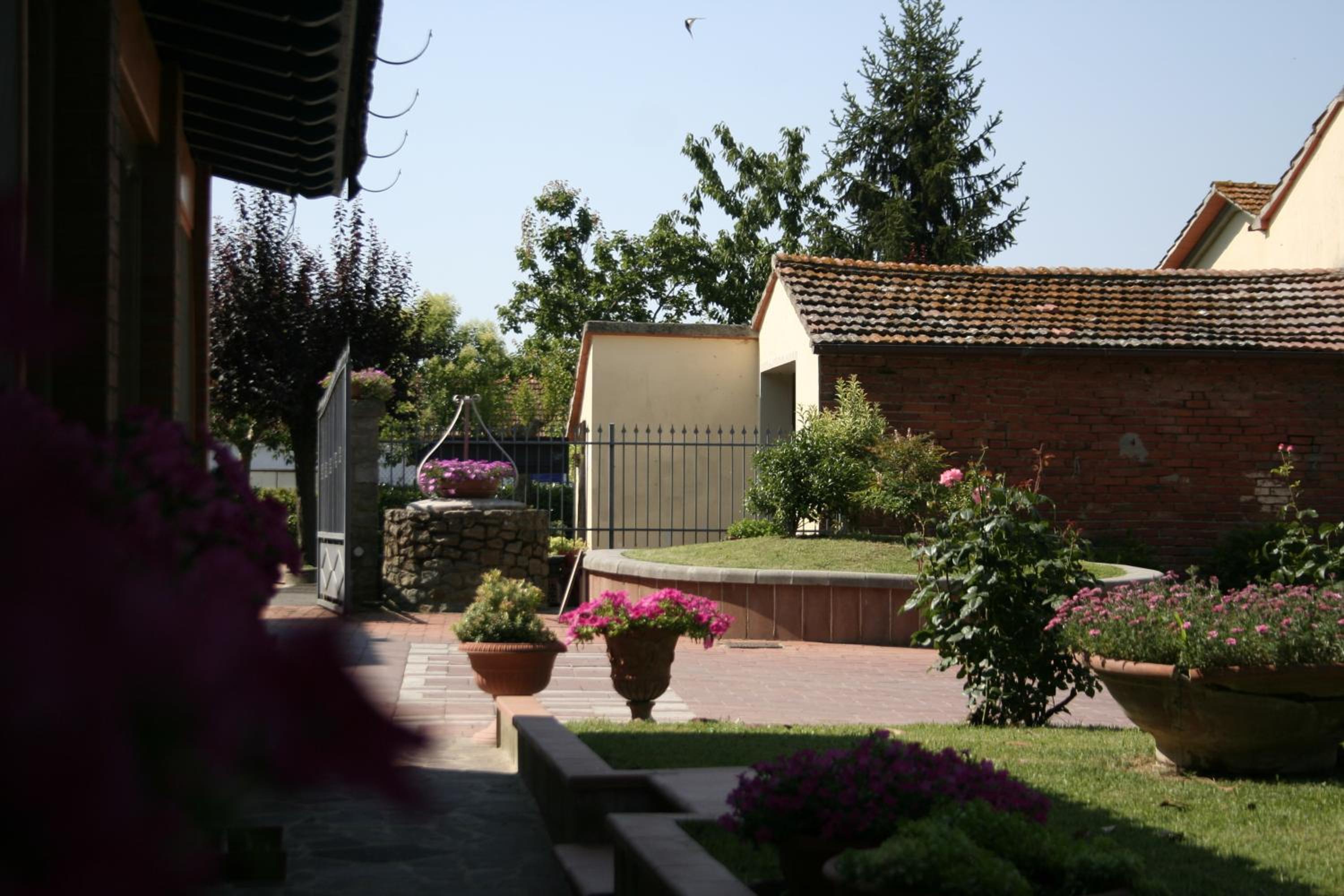 Photo 9