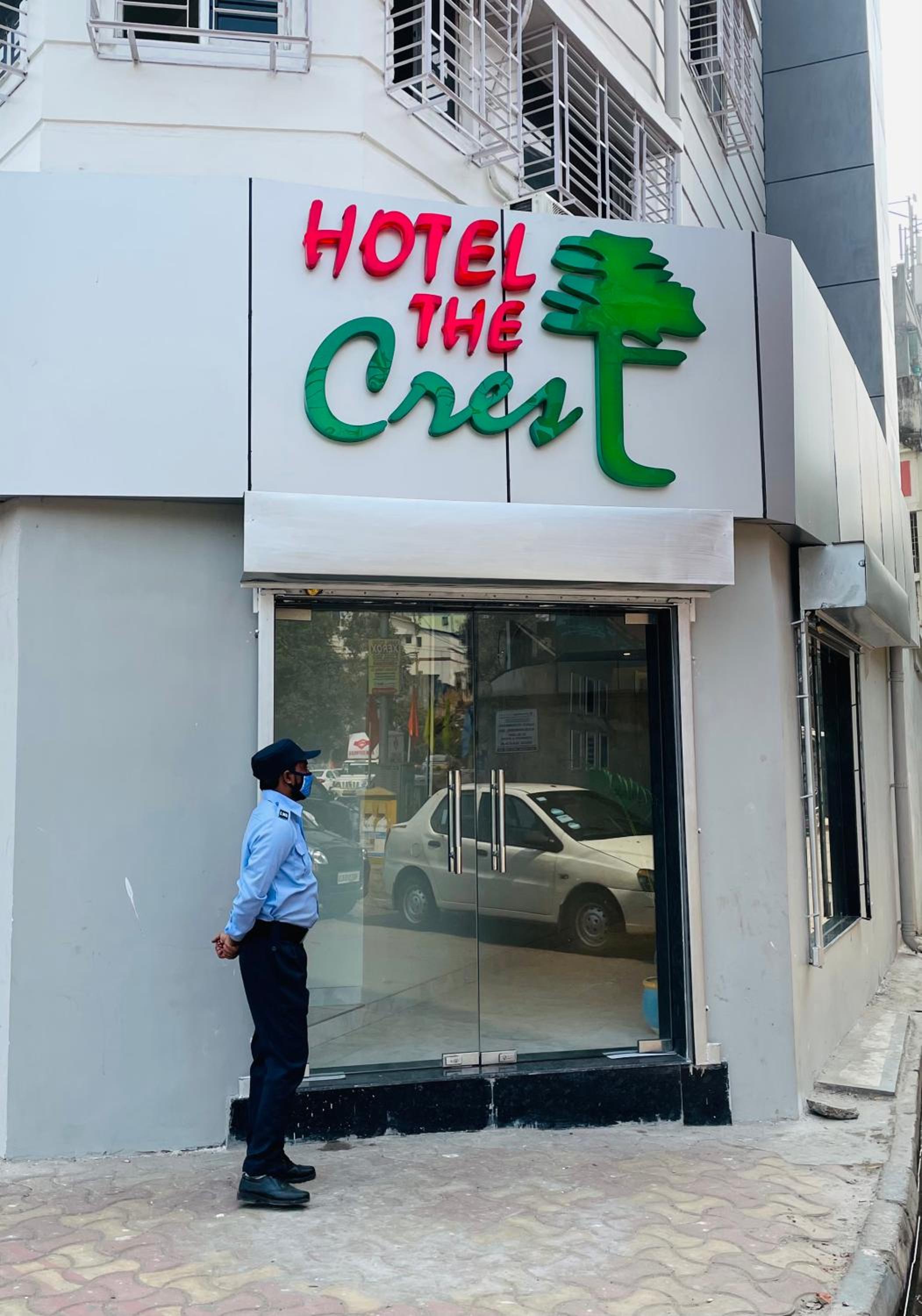 Hotel The Crest view 2