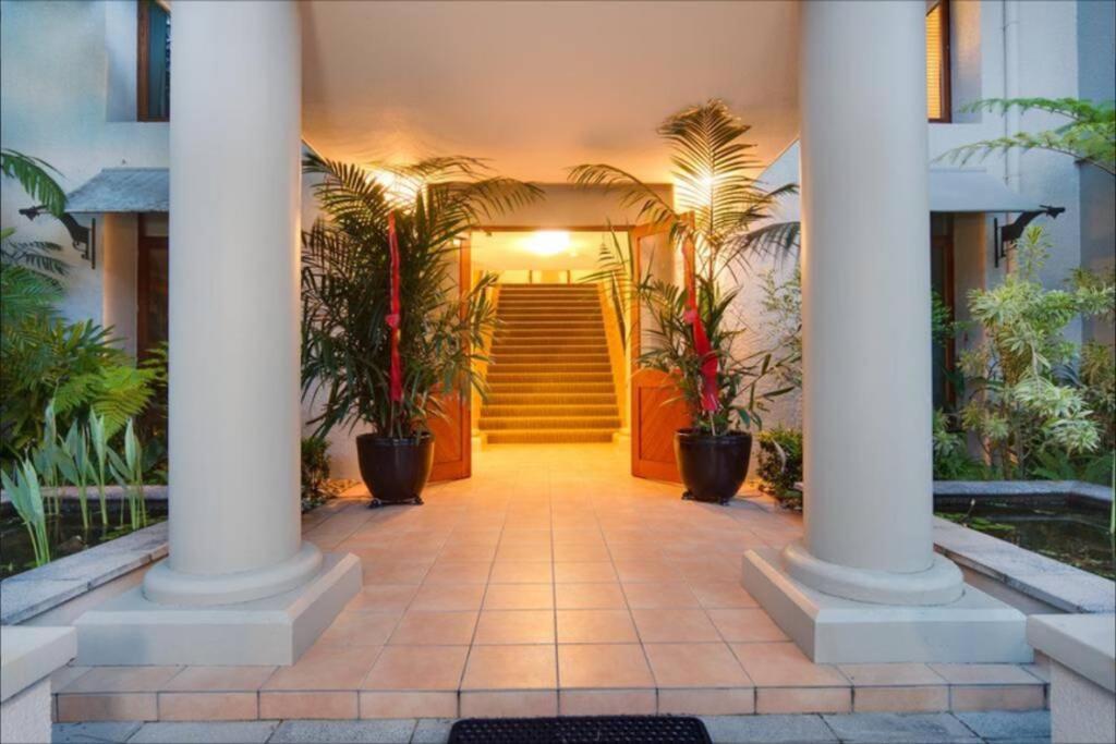 Tropical One Bedroom Apartment at The Mediterranean - Image 2