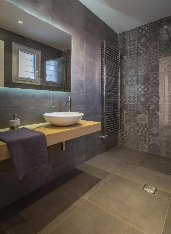 Milos Waves Luxury Apartments view 4