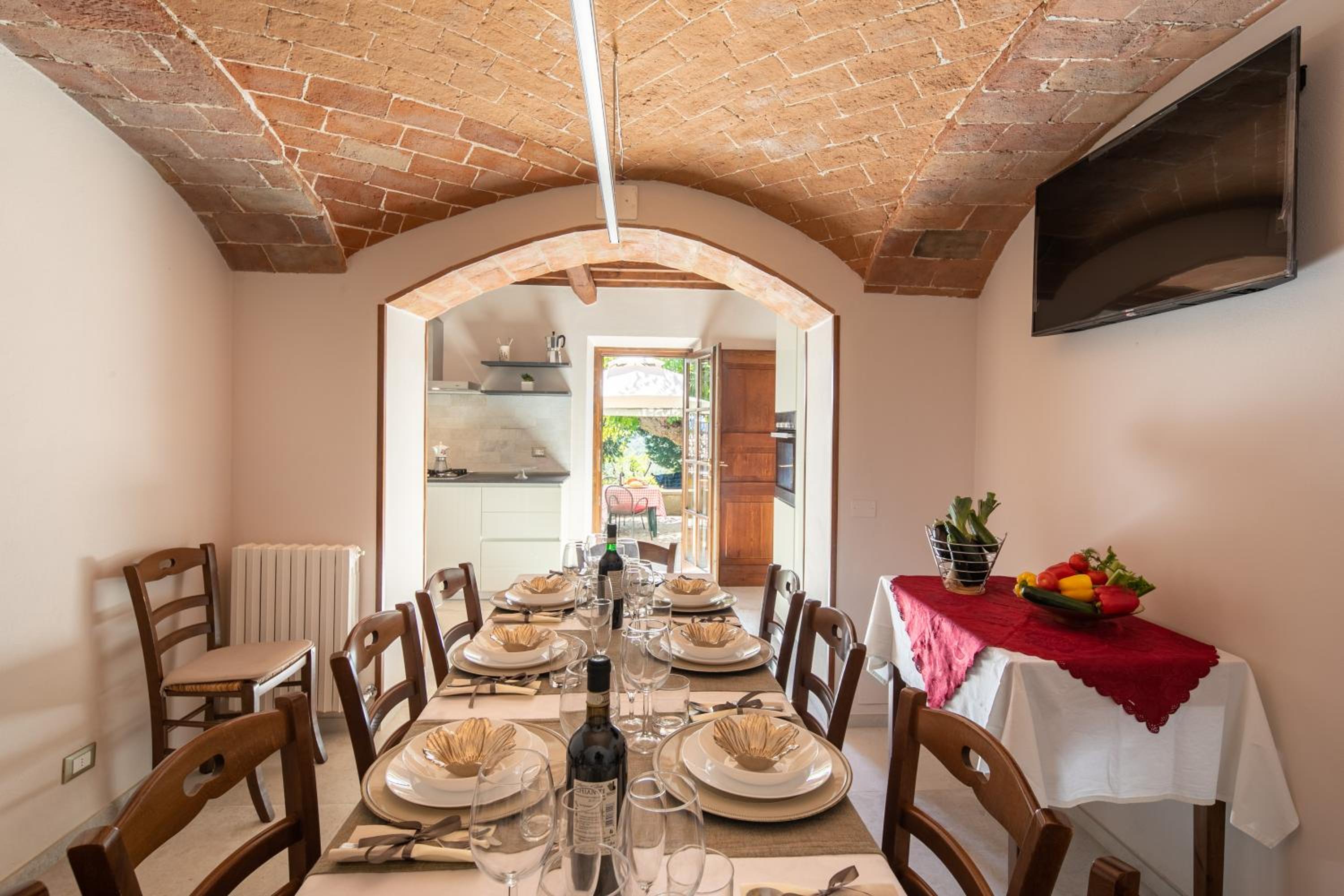 Casale Poggio al Vento by VacaVilla view 4