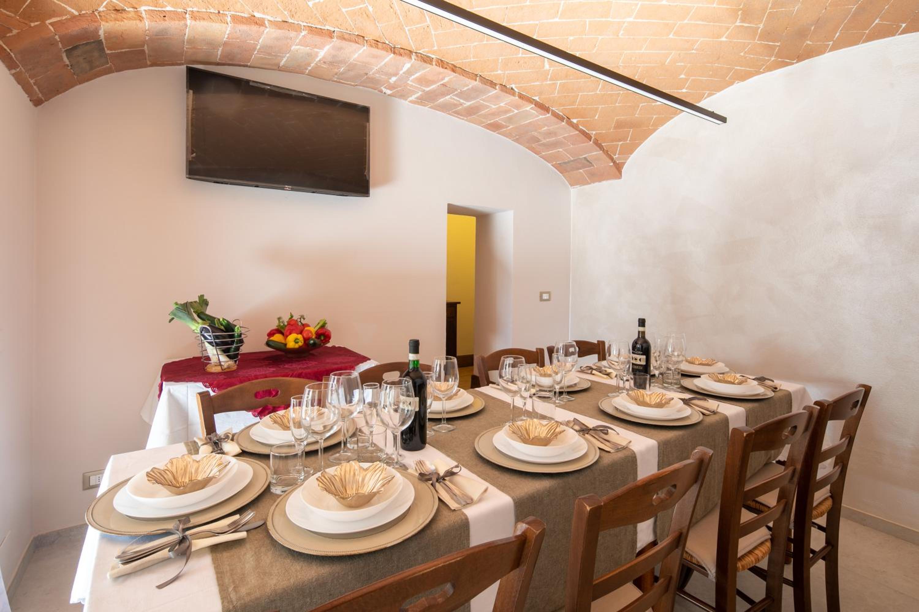 Casale Poggio al Vento by VacaVilla view 5