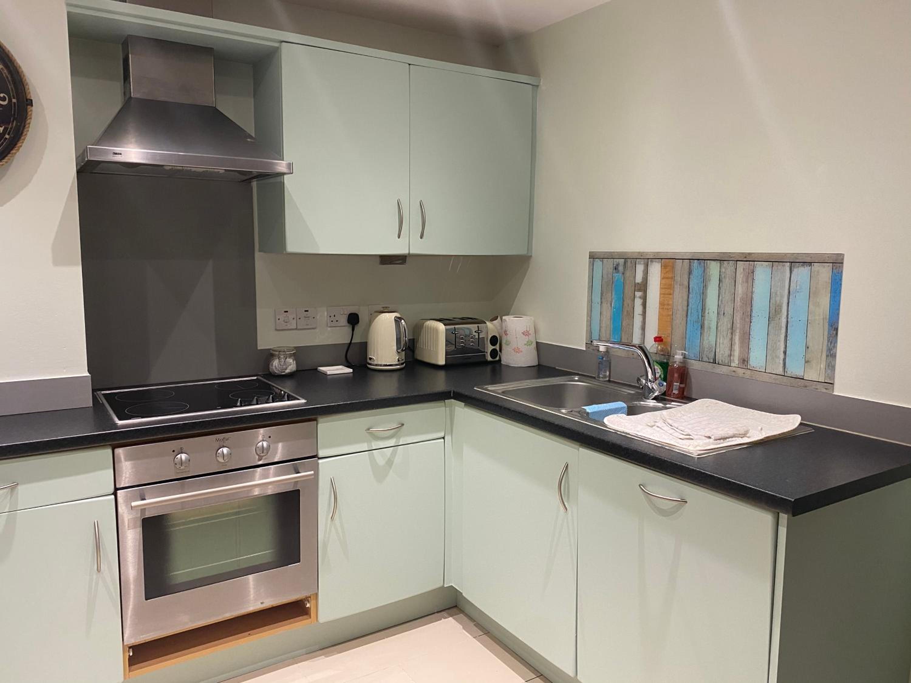 Stunning Marina apartment Gosport Portsmouth view 5