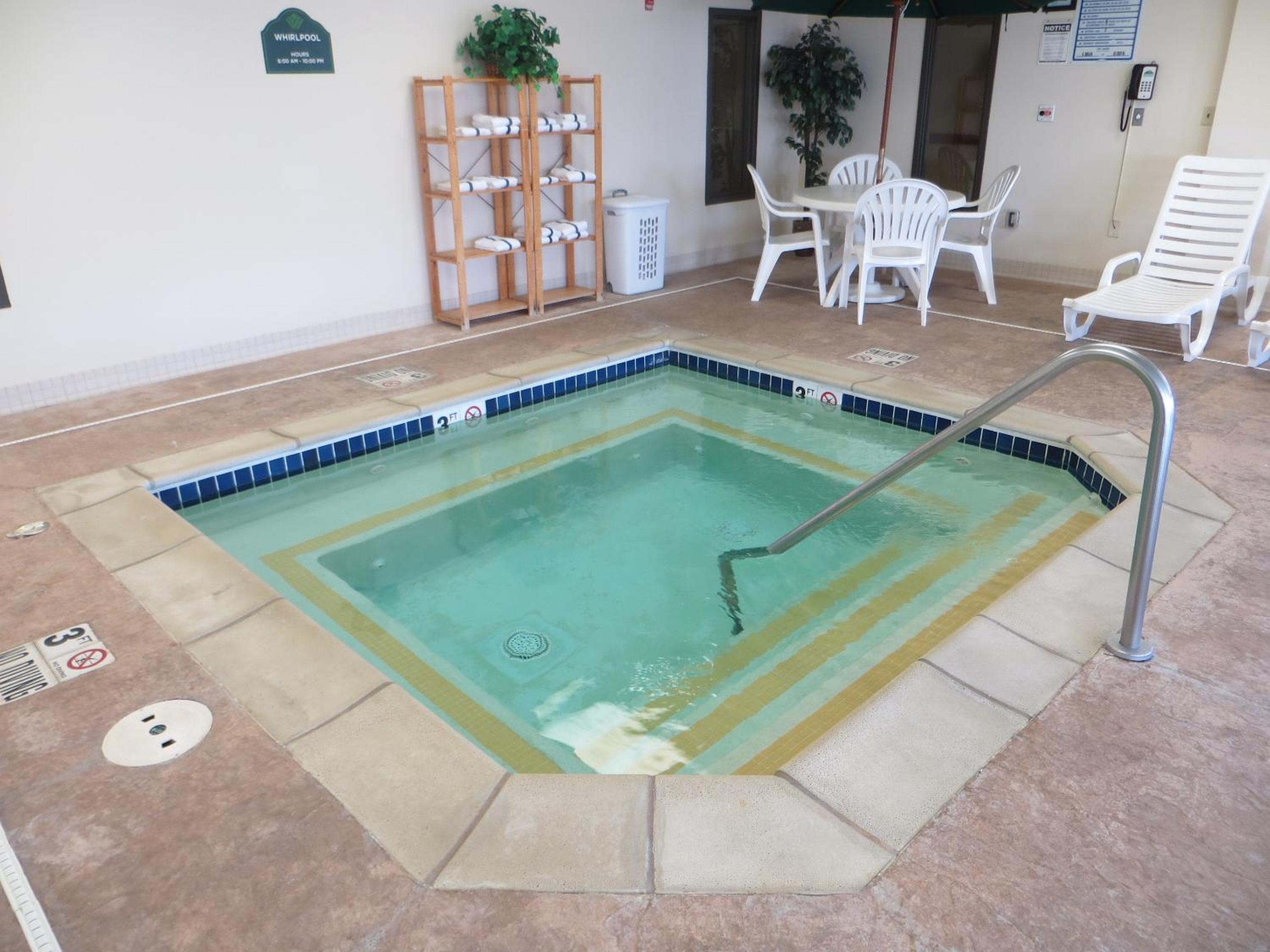 Wingate by Wyndham Peoria - Complimentary Area Shuttle view 4