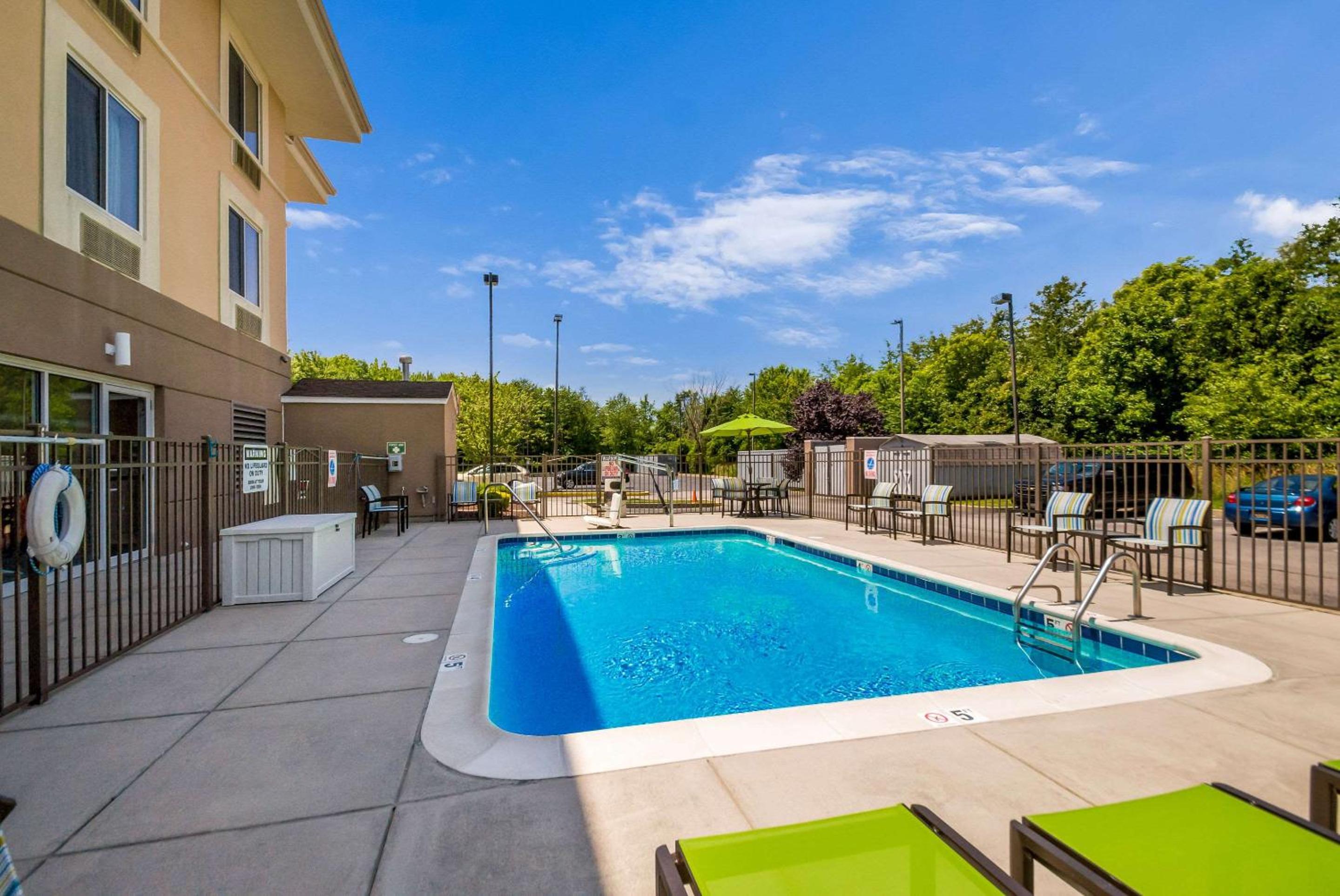 Dover Vacations - Sleep Inn  Suites - Property Image 9