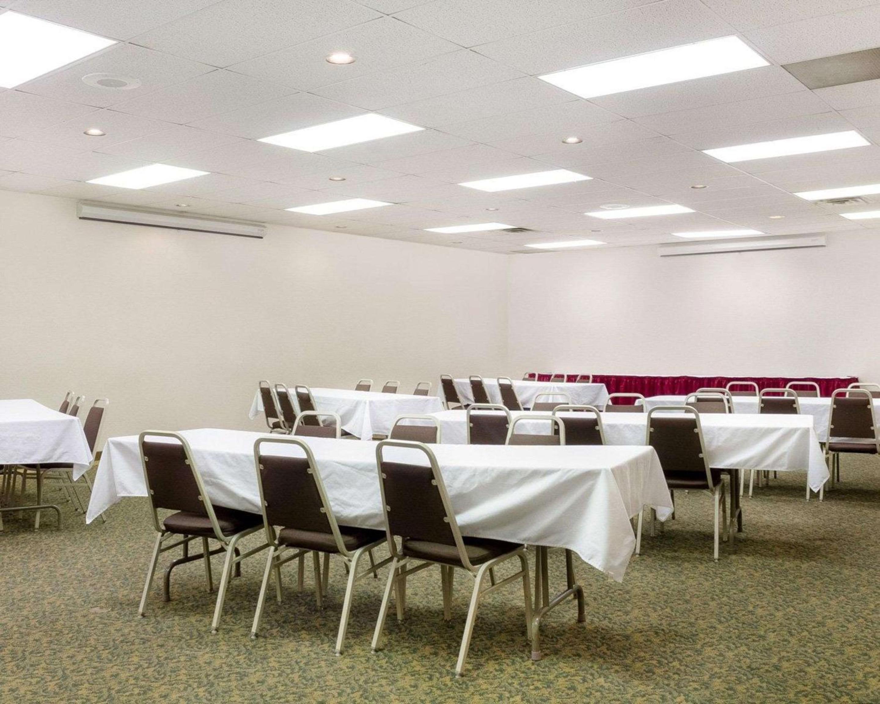 Bismarck Vacations - Quality Inn Bismarck I-94 - Property Image 14