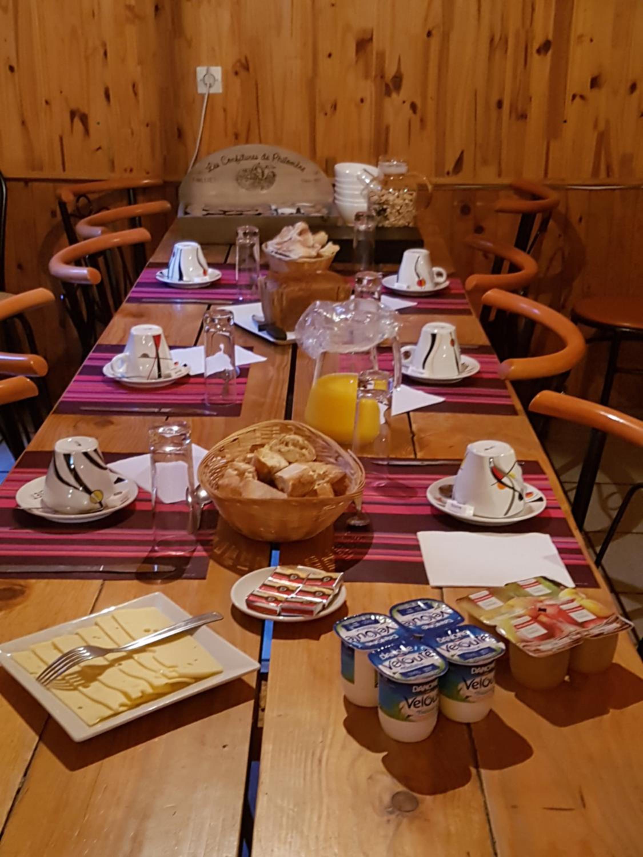 breakfast buffet