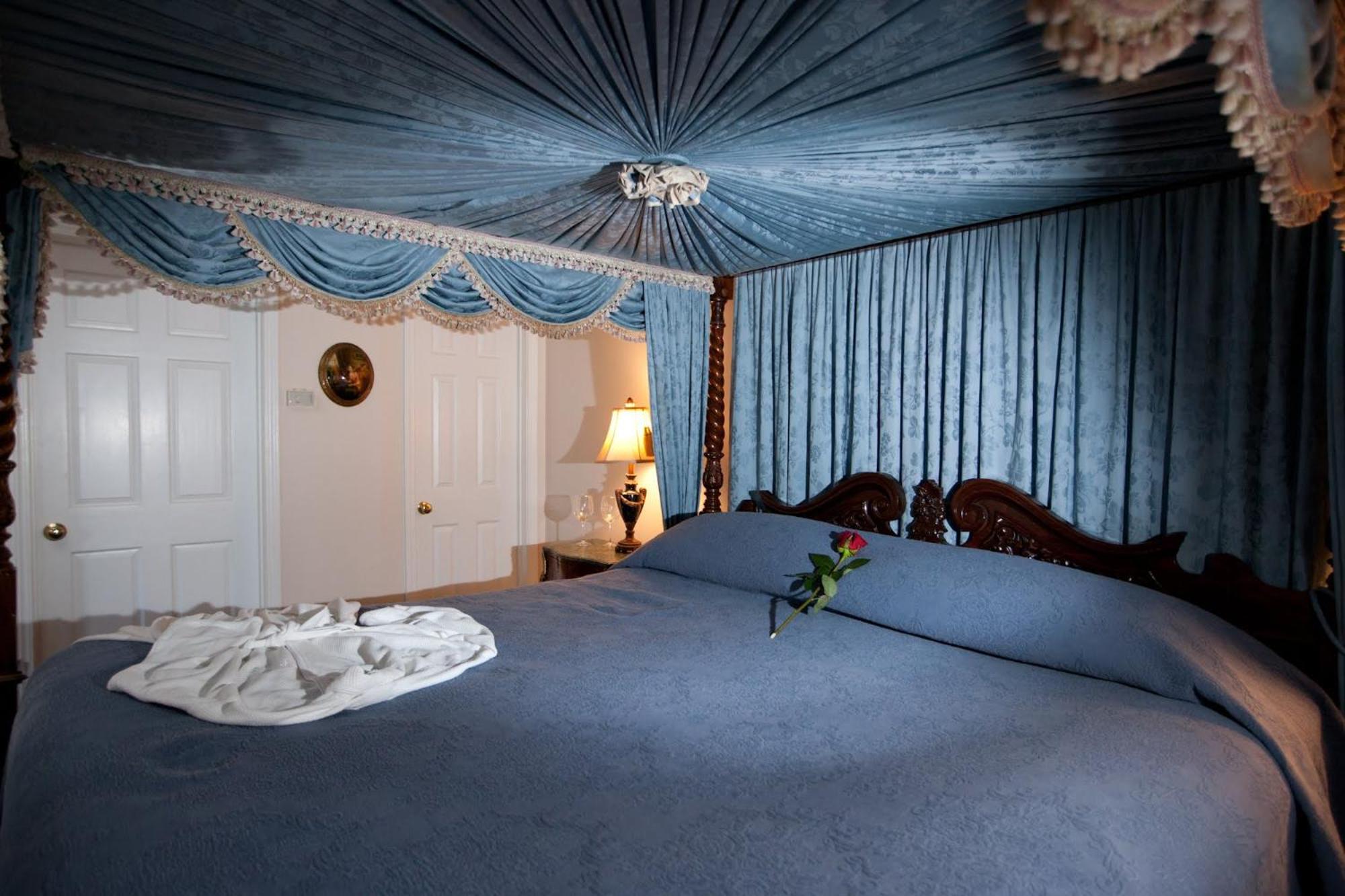 Natchez Vacations - Monmouth Historic Inn - Property Image 13