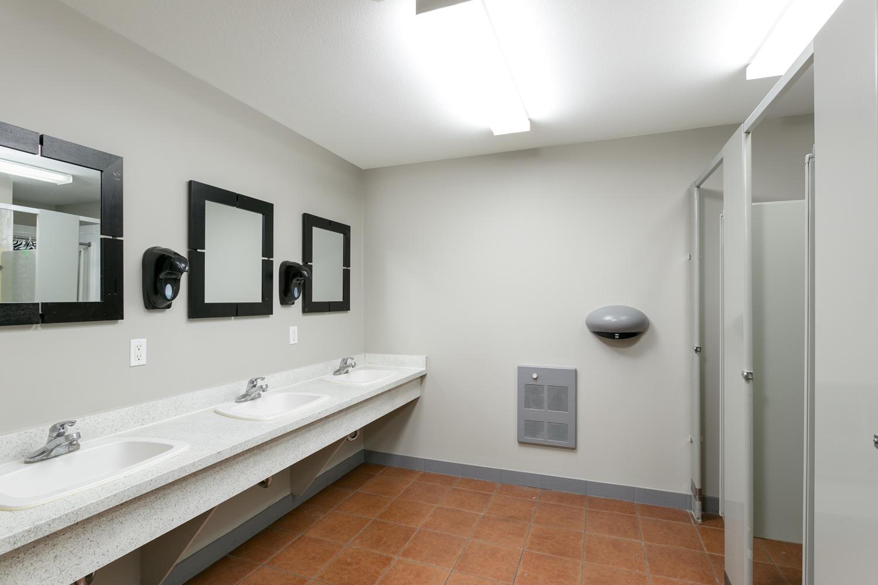 HI Kelowna Hostel