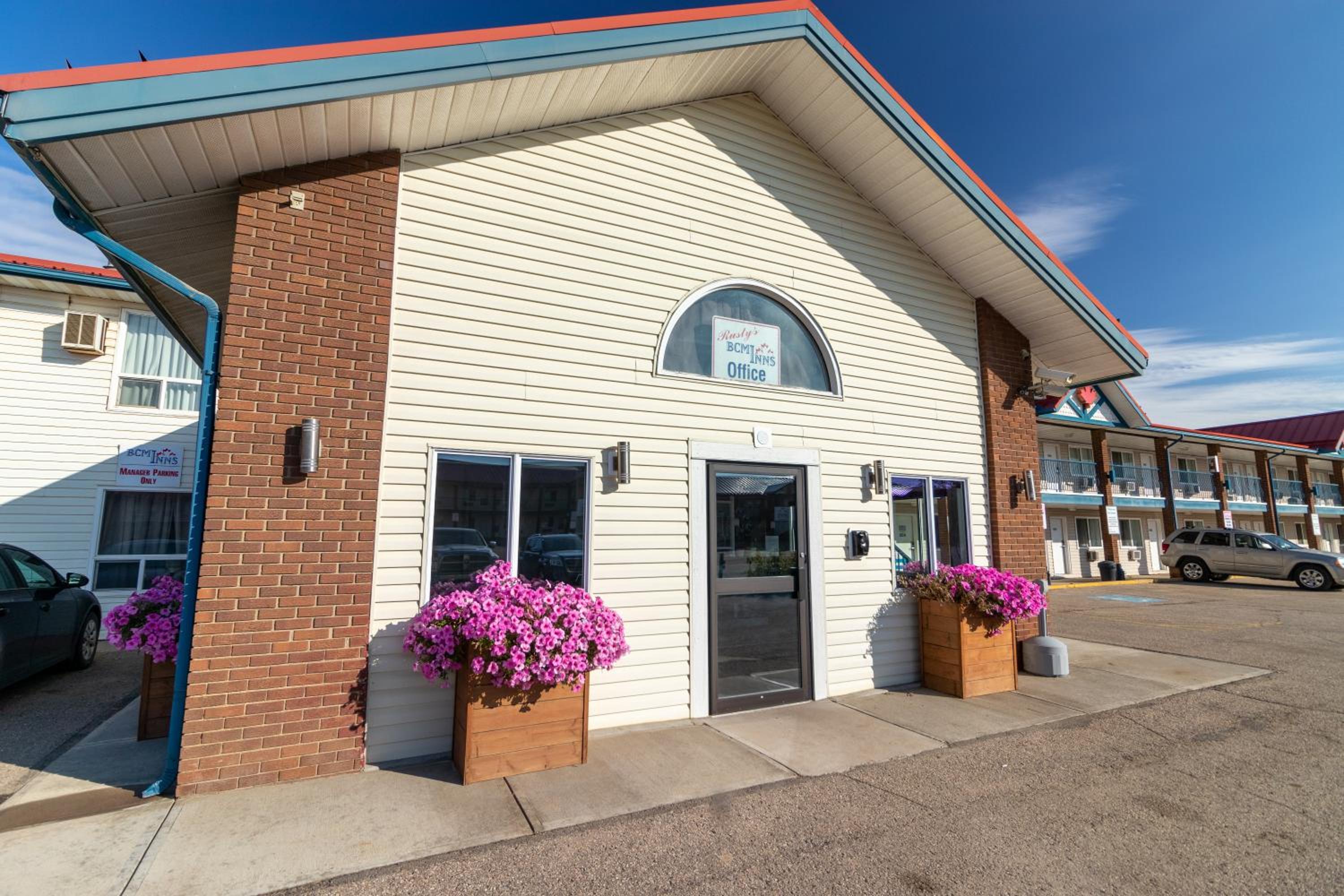 BCMInns - Fort McMurray - Rusty's
