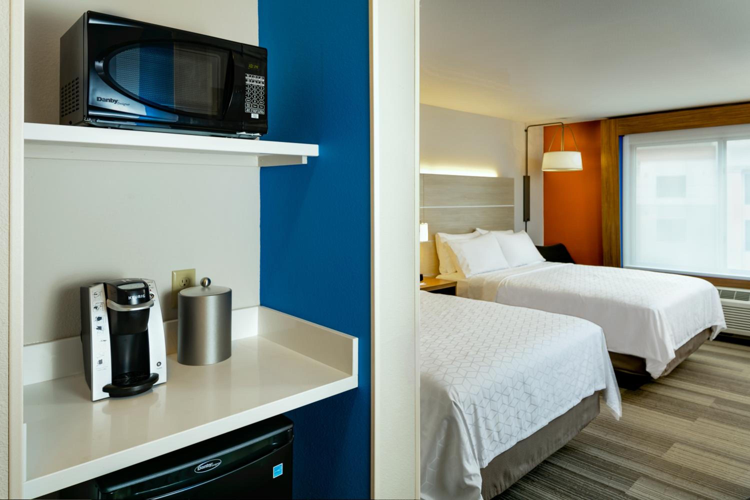 Medford Vacations - Holiday Inn Express Suites - Medford, an IHG Hotel - Property Image 25