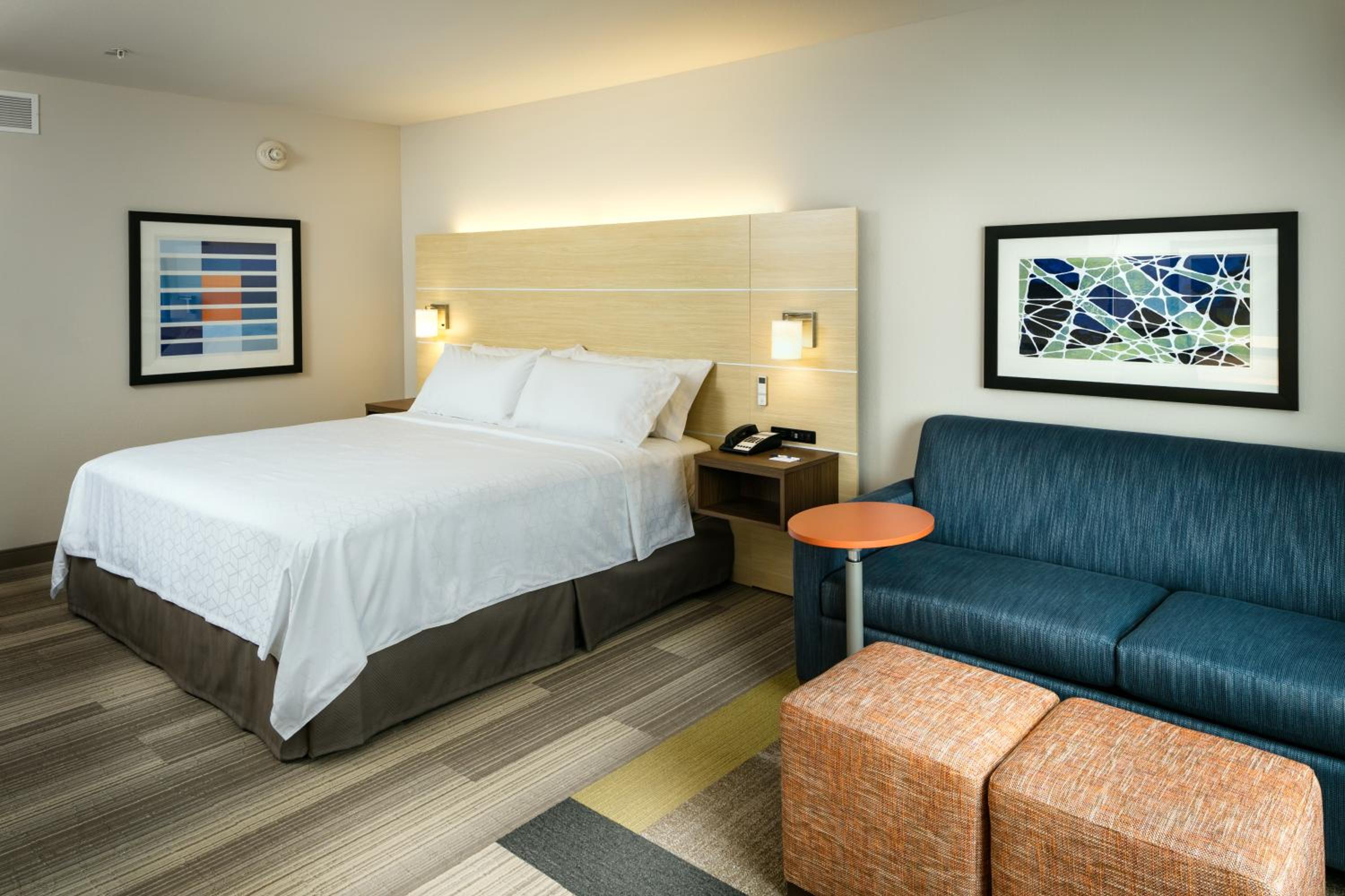 Medford Vacations - Holiday Inn Express Suites - Medford, an IHG Hotel - Property Image 27