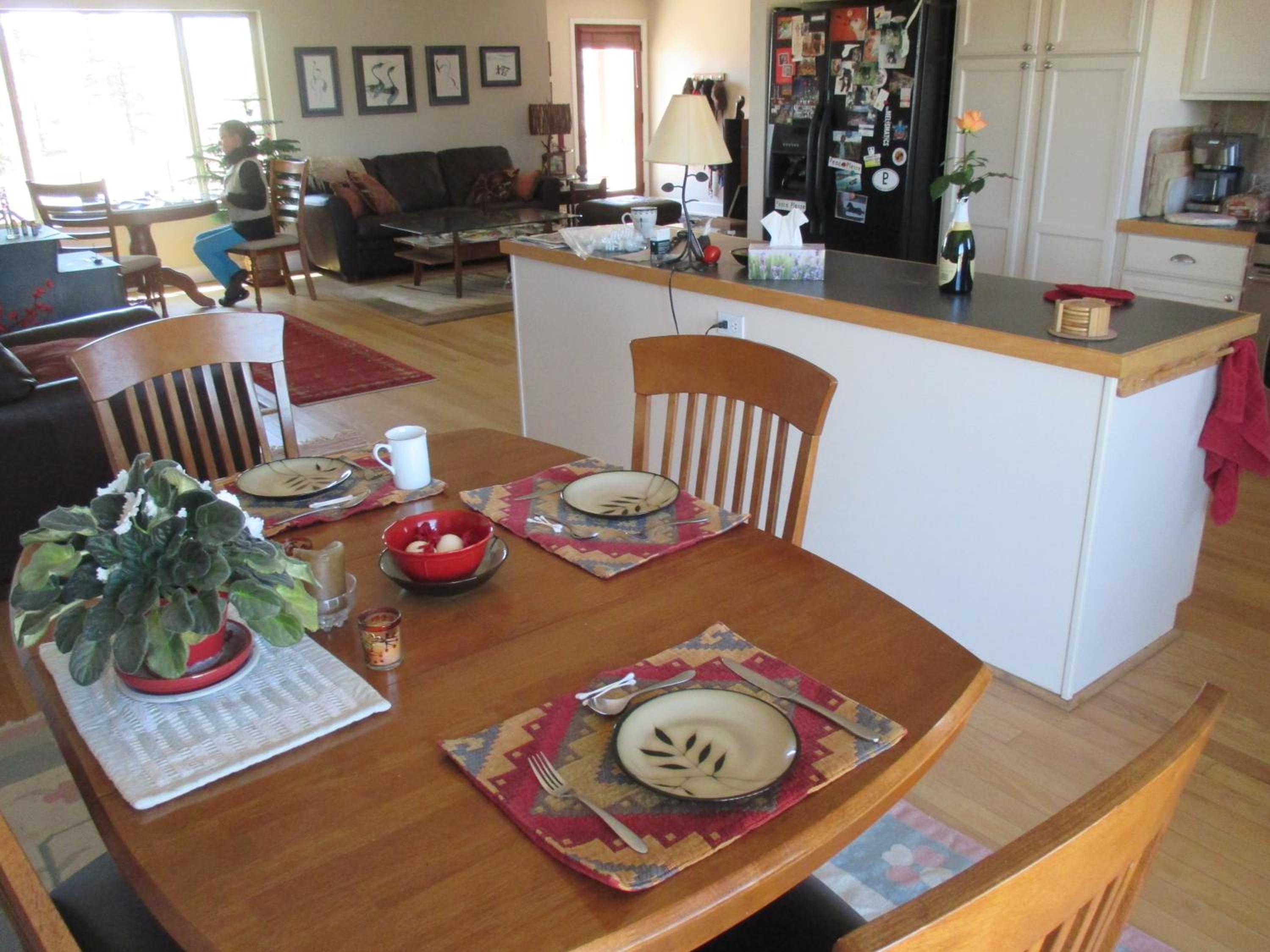 Peaks Wildernest House Bed and Breakfast - Vaccinations Required view 5